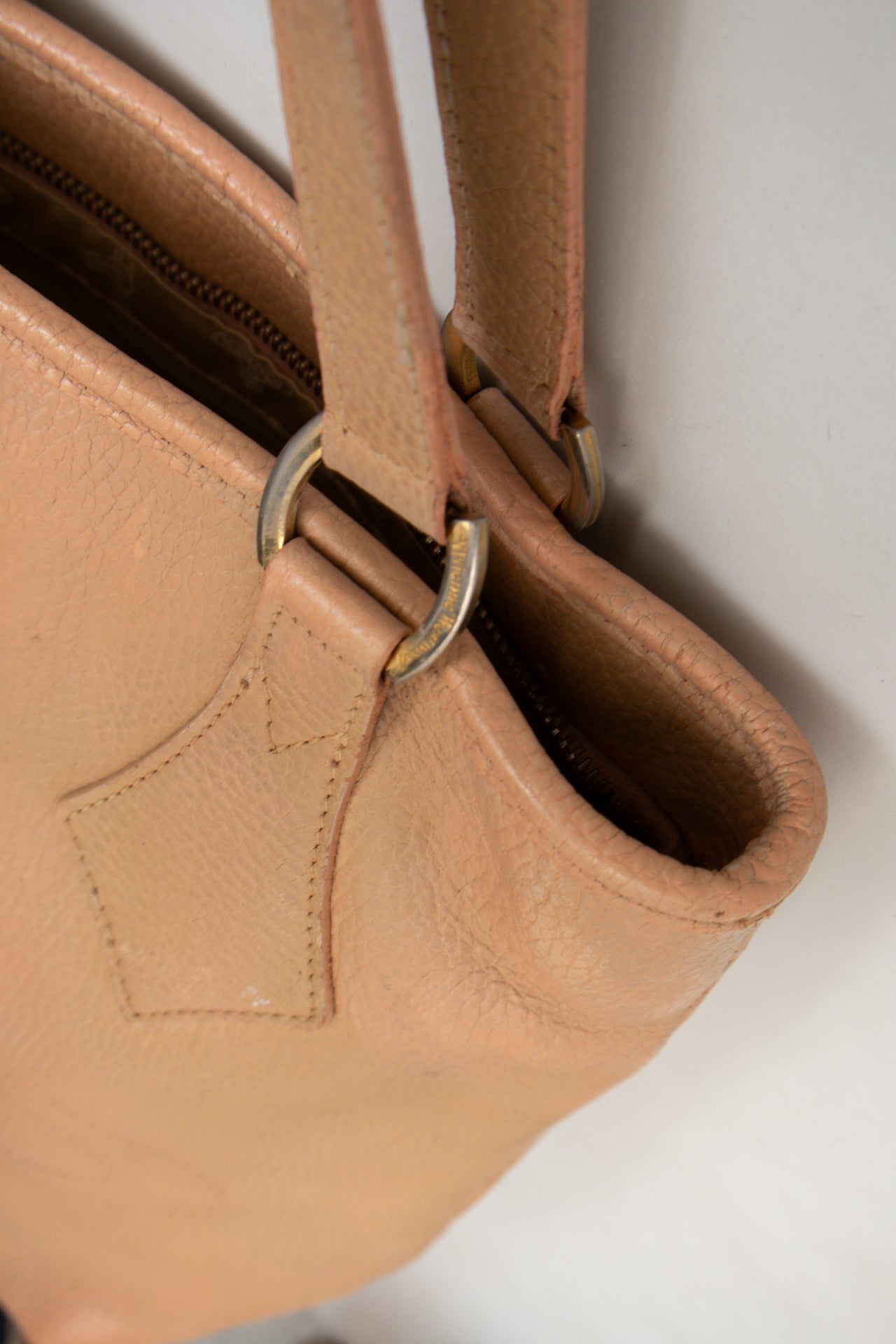 #185 Vivienne Westwood Shoulder Bag Beige | c. 197 | Size