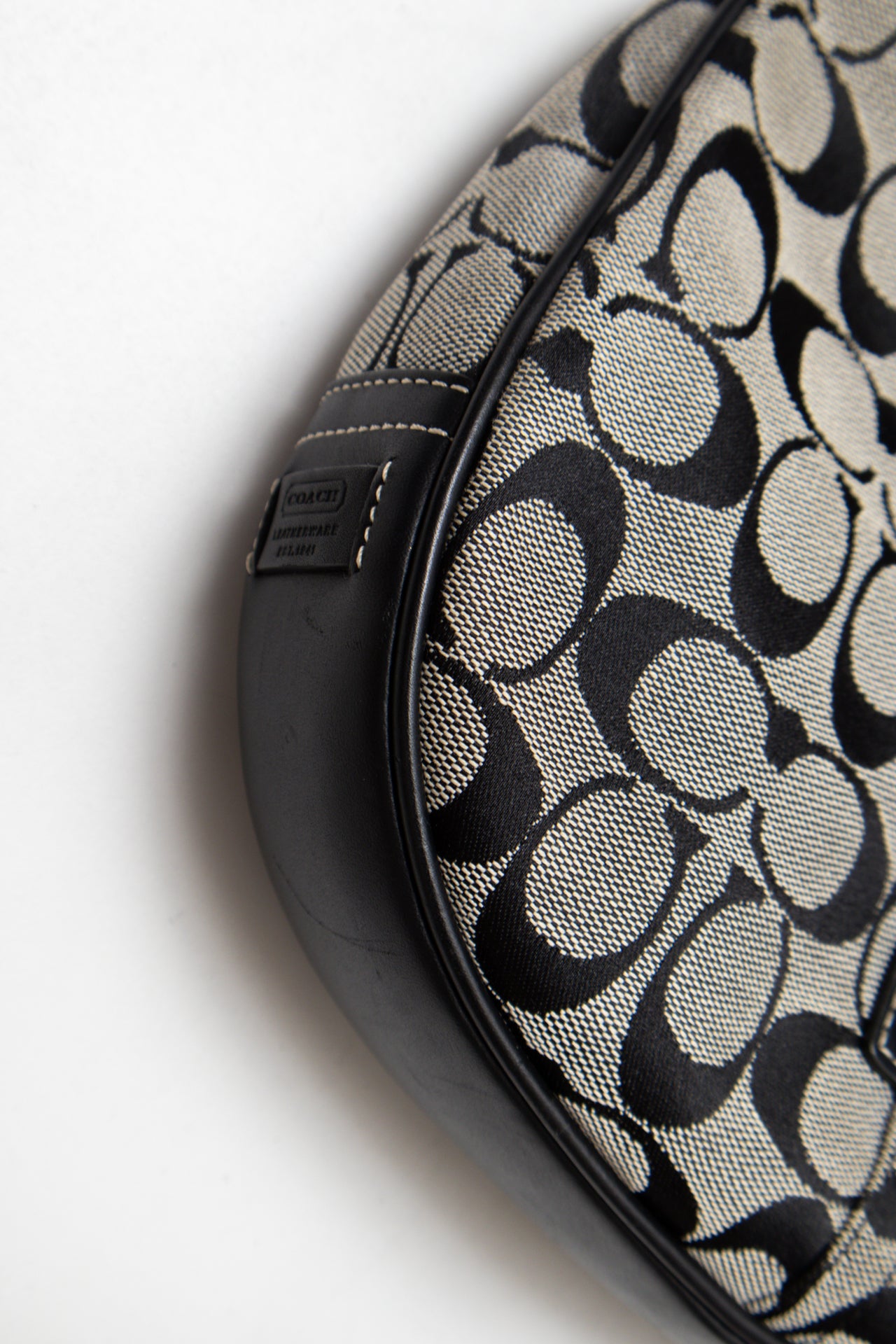 #170 Coach Shoulder Bag Black | c. 187 | Size