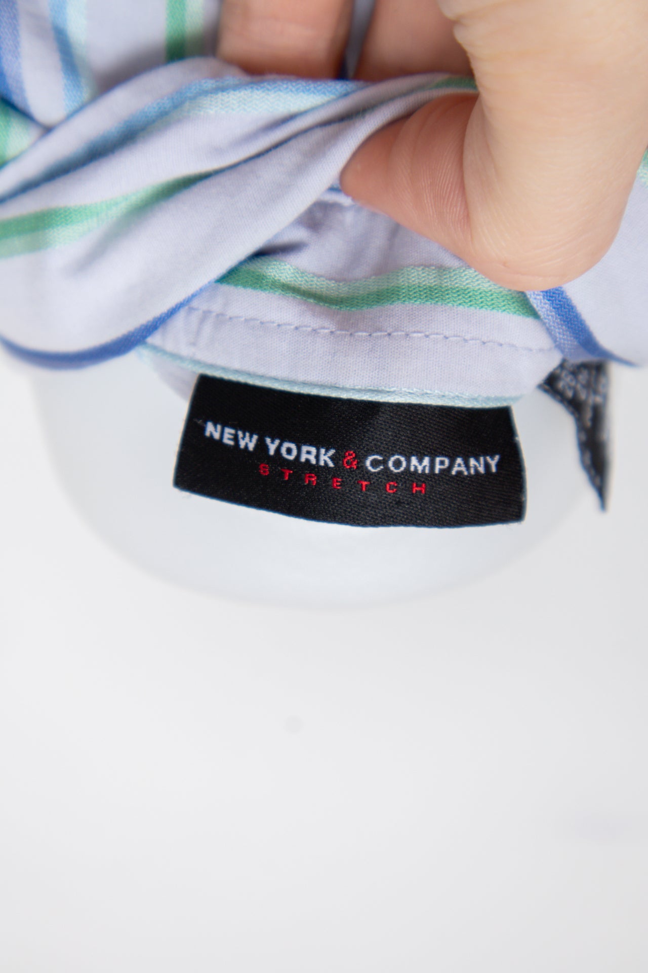 #83 New York & Company T-shirt White | c. 195 | Size 8