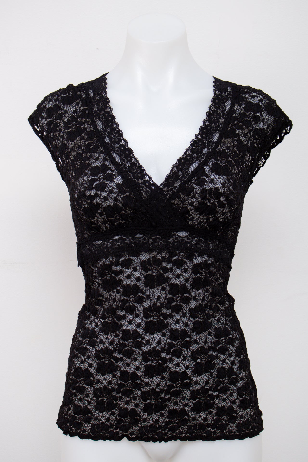 #035 White House Black Market Camisole Top Black | c. 201 | Size 8