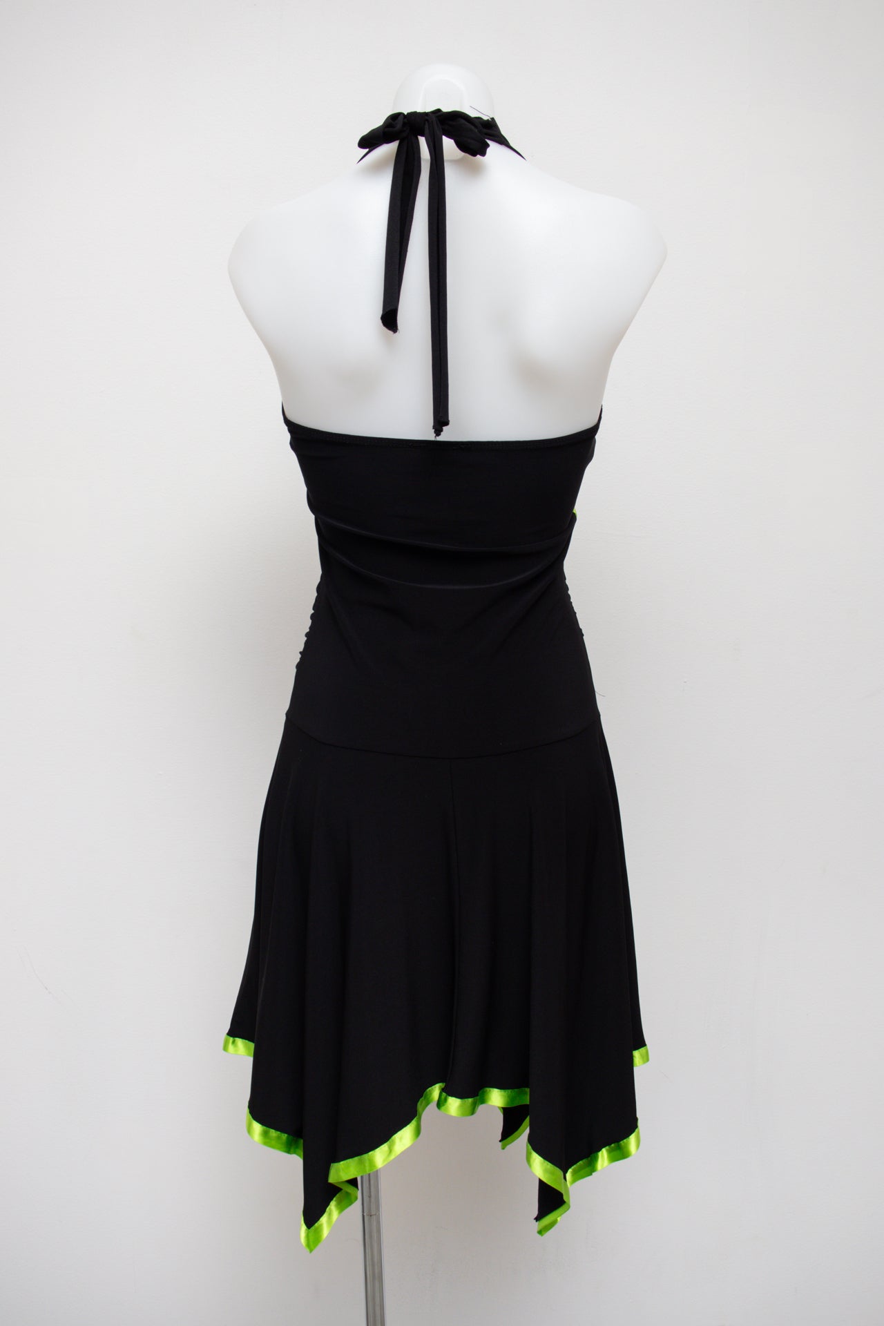 # Taboo Halter Top Black | c. | Size 10