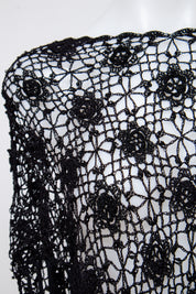 #153 Poncho Black | c. 210 | Size