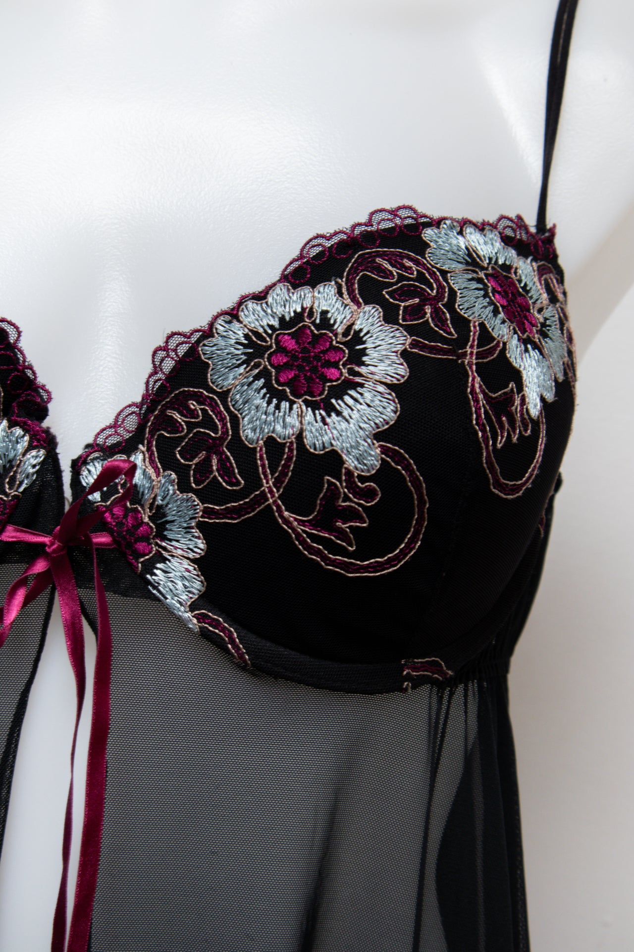 #94 Inner Secrets Camisole Black | c. 190 | Size 12/14DD