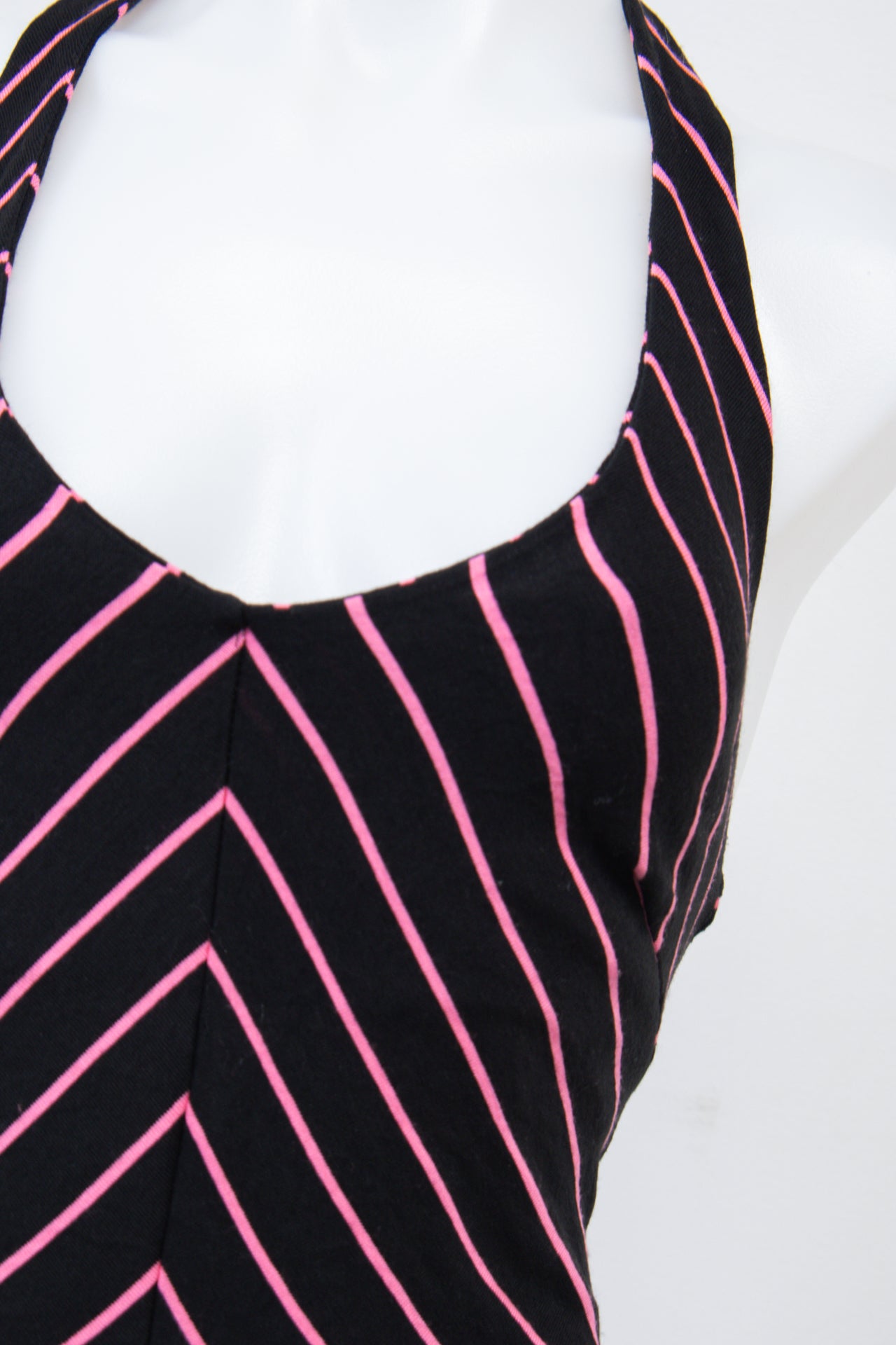 #065 Shameless Halter Top Black | c. 207 | Size 8