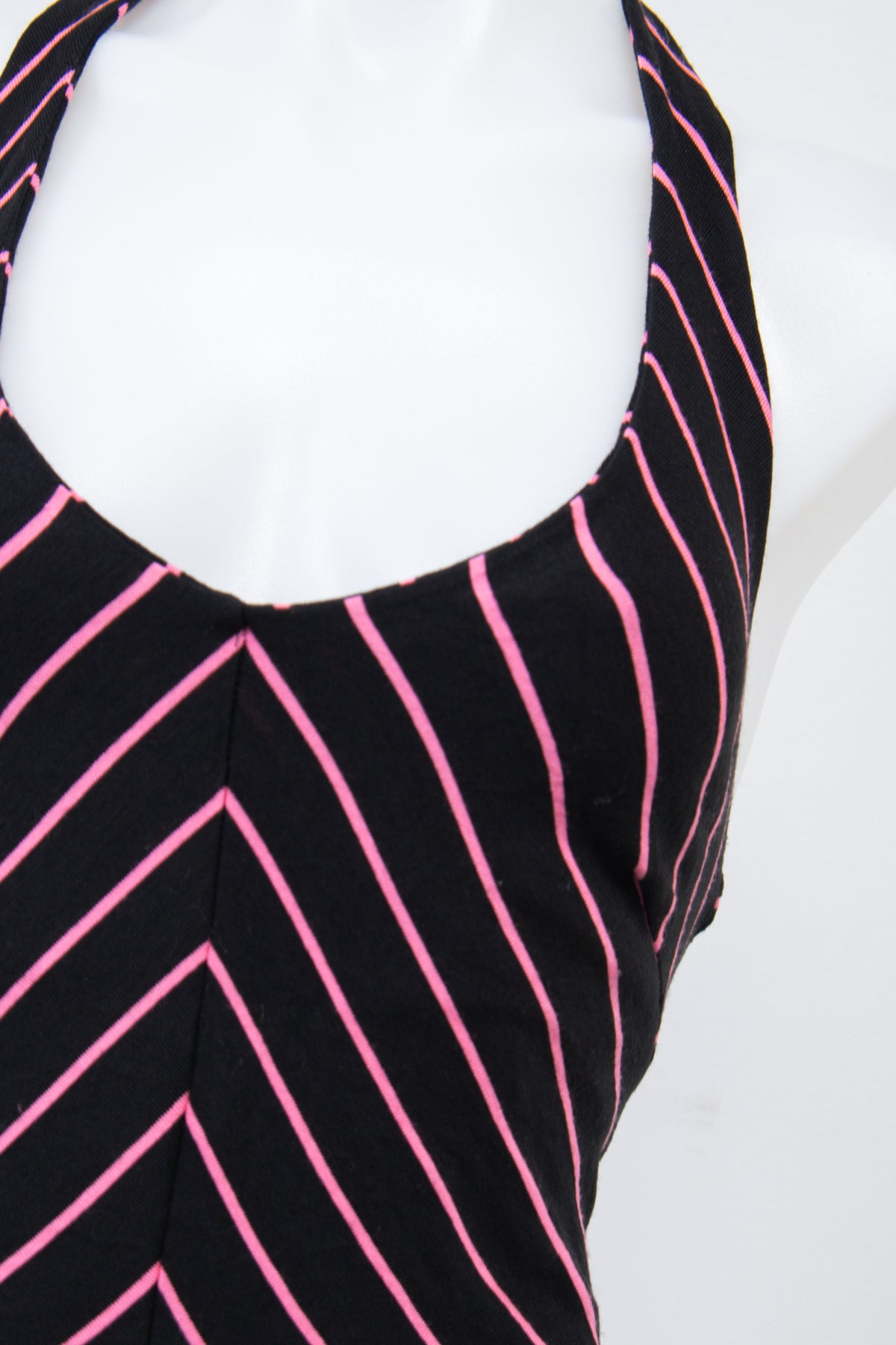#065 Shameless Halter Top Black | c. 207 | Size 8