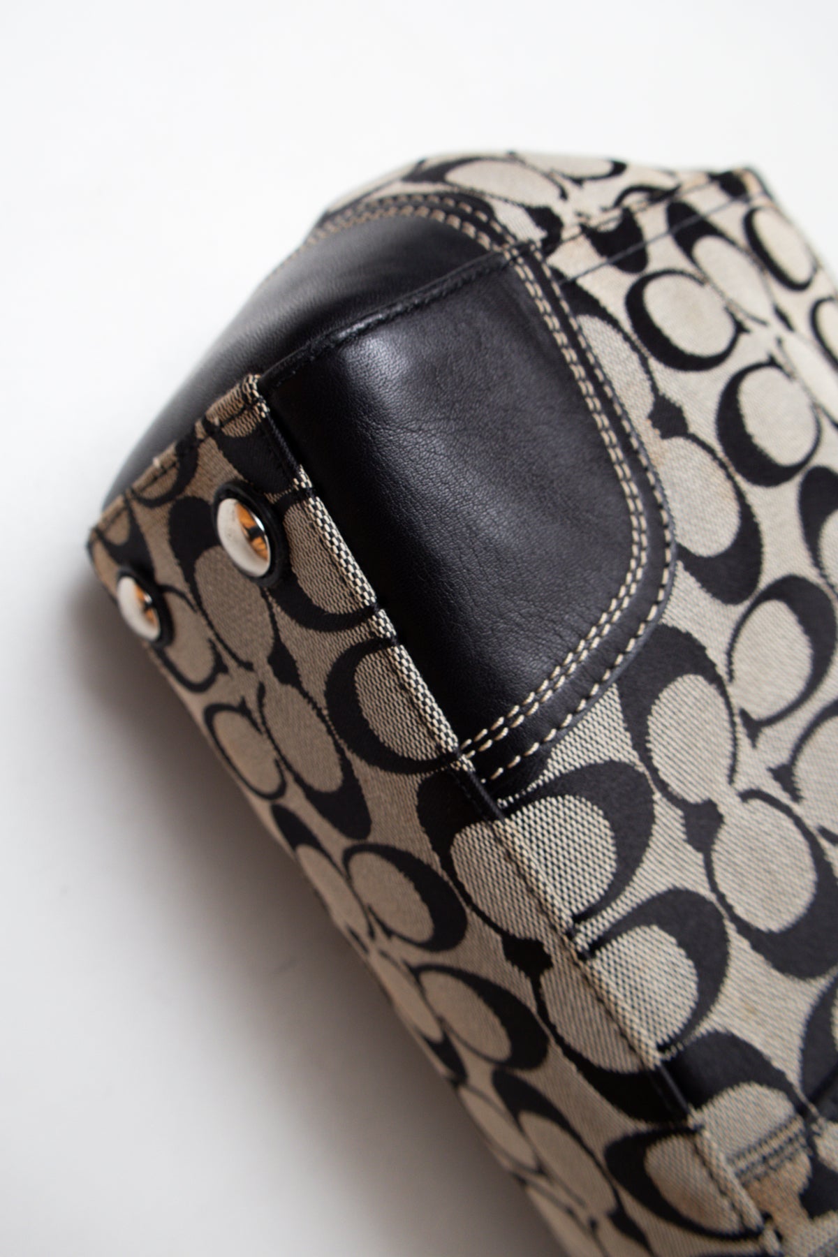 #132 Coach Bag Black | c. 209 | Size
