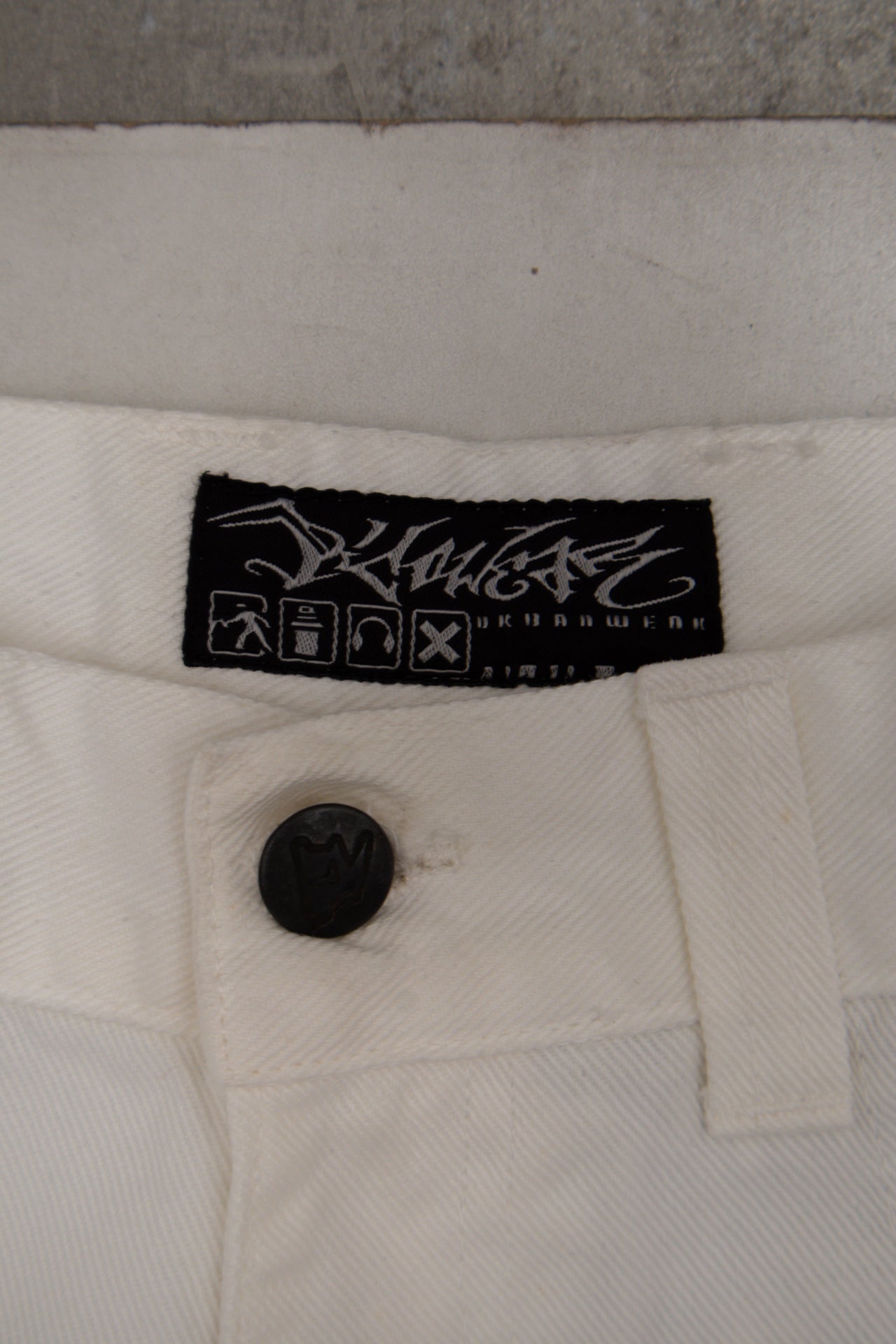 #182 Klayz Pants White | c. 190 | Size 6