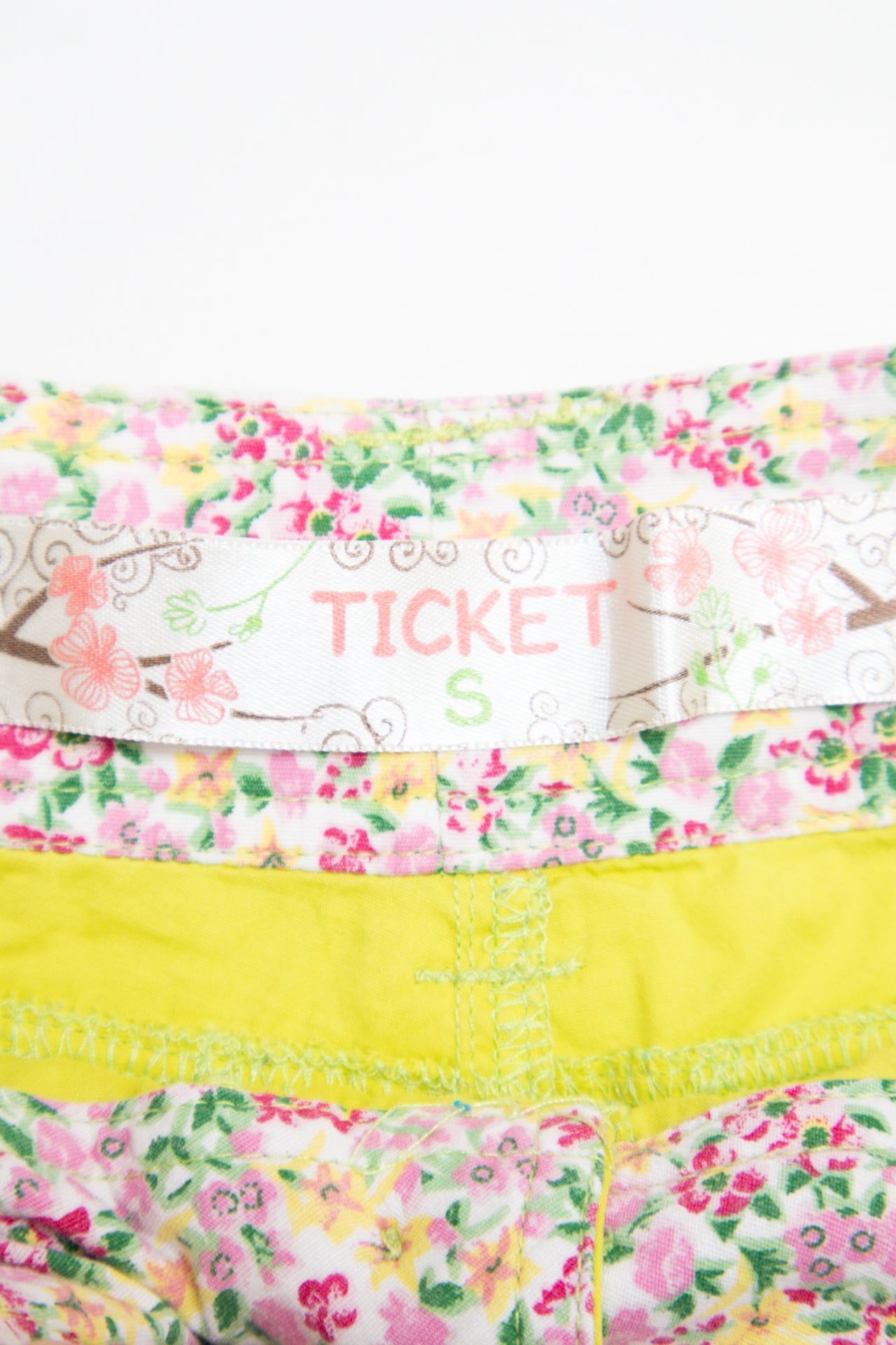 #152 Ticket Shorts Yellow | c. 207 | Size 8
