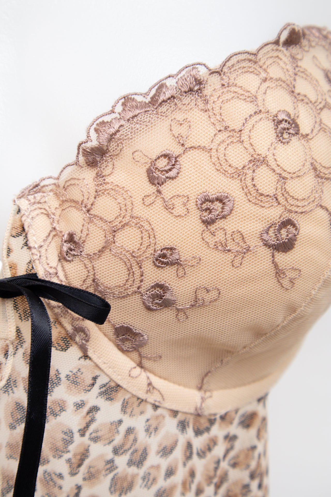 #05 Inner Secrets Camisole Brown | c. 196 | Size 14 / 16DD