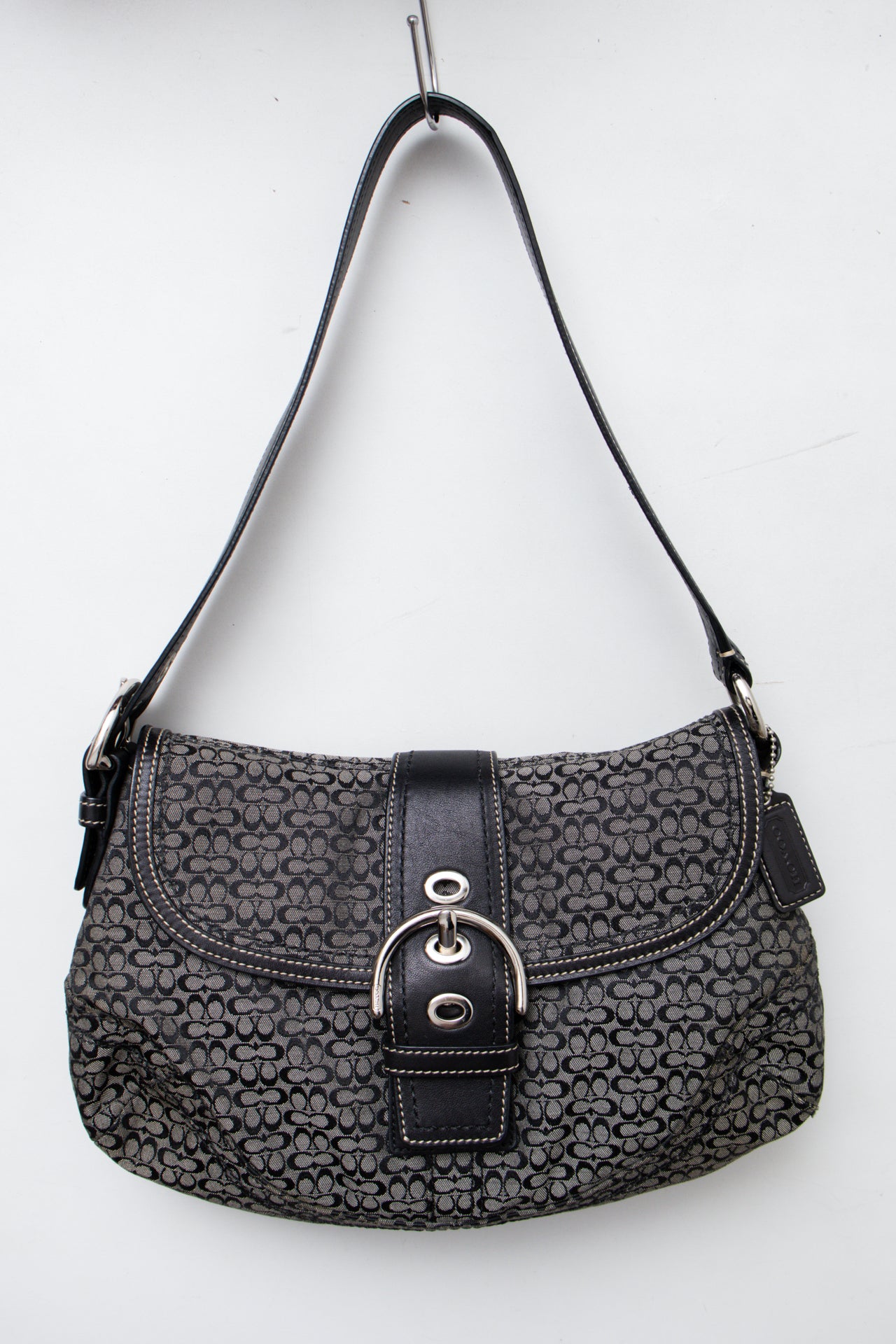 #209 Coach Shoulder Bag Black | c. 199 | Size