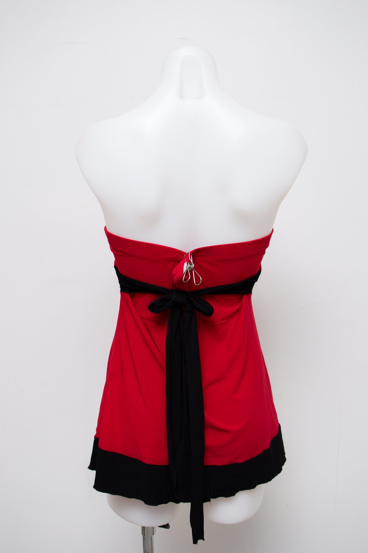 #003 Body Central Mini Skirt Red | c. 203 | Size 8