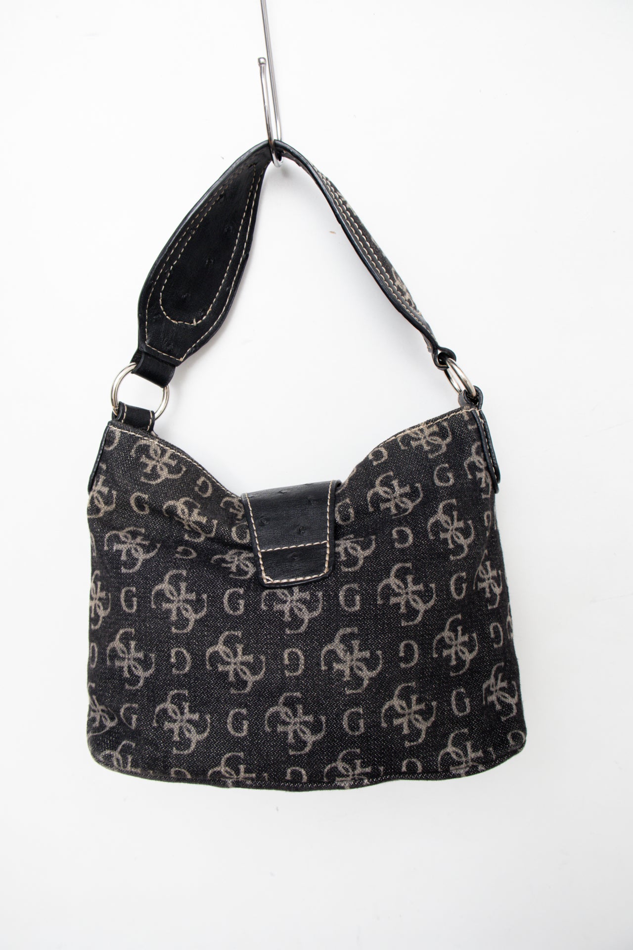 #173 Guess Shoulder Bag Black | c. 206 | Size