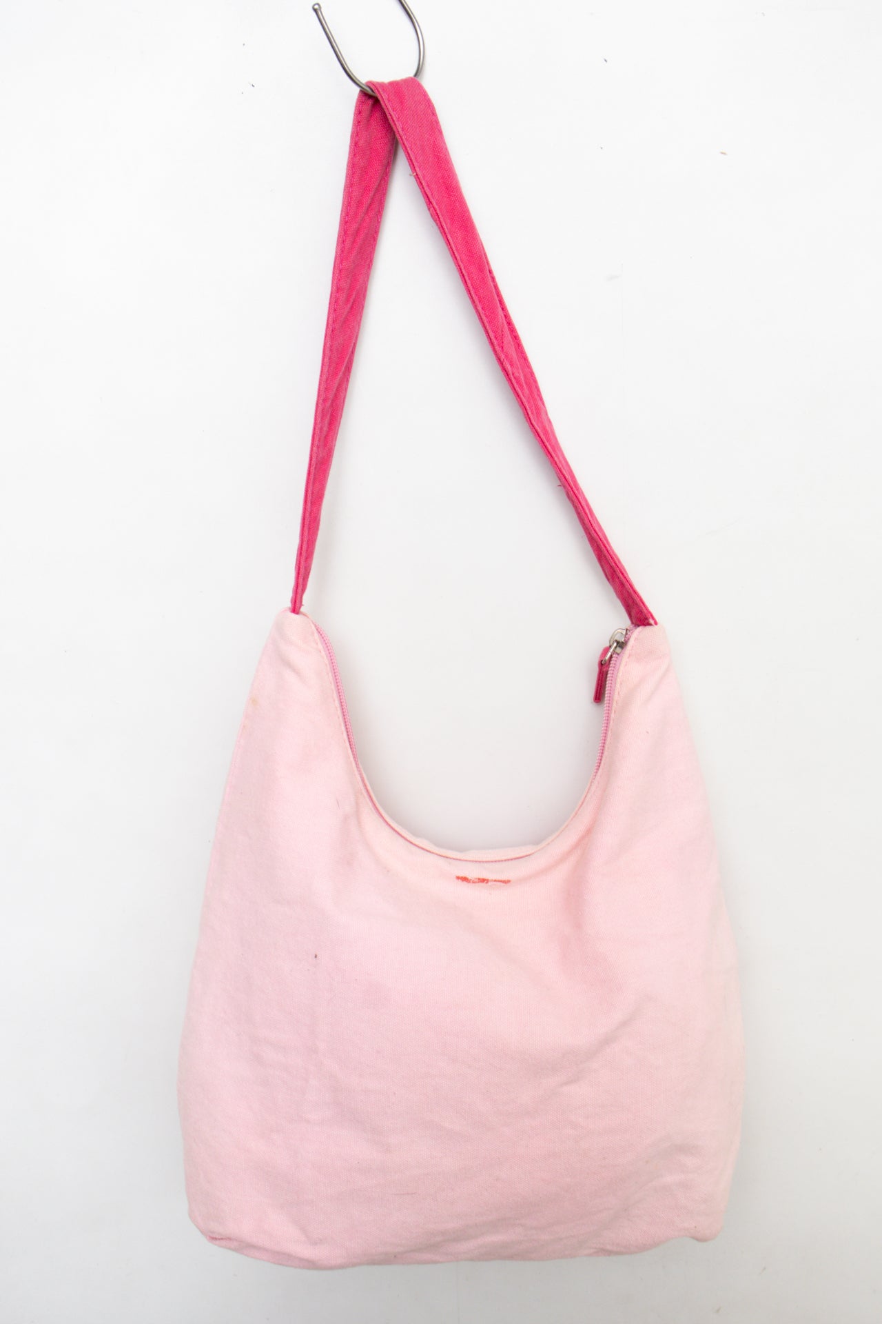 #190 Hello Kitty Shoulder Bag Pink | c. 197 | Size