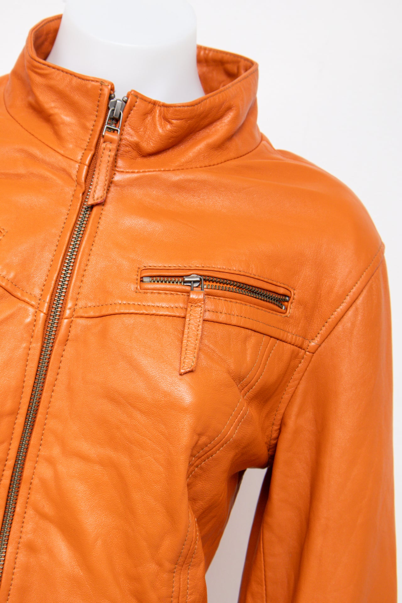 #100 Danier Pants Orange | c. 195 | Size 10/12