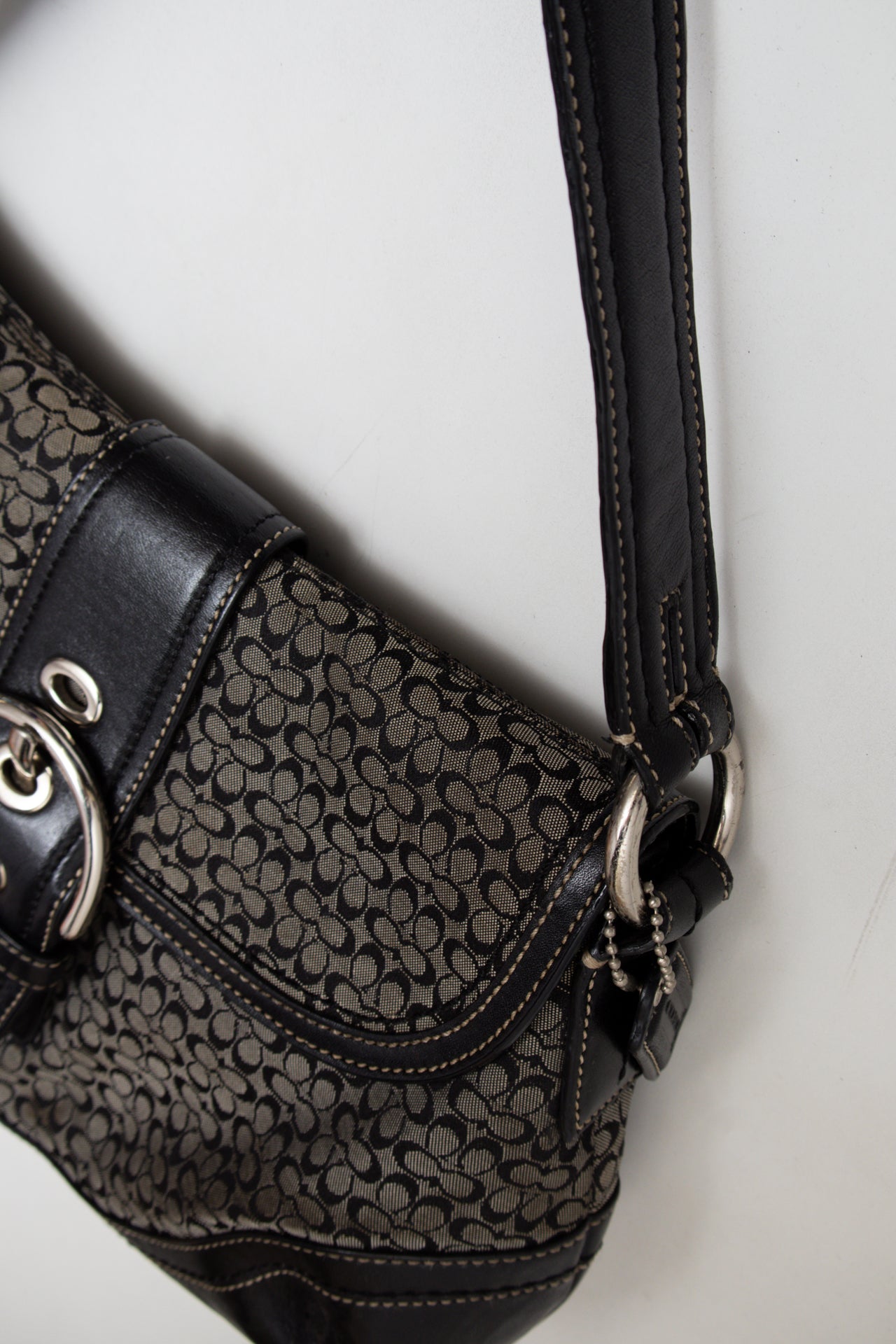 #158 Coach Shoulder Bag Black | c. 187 | Size