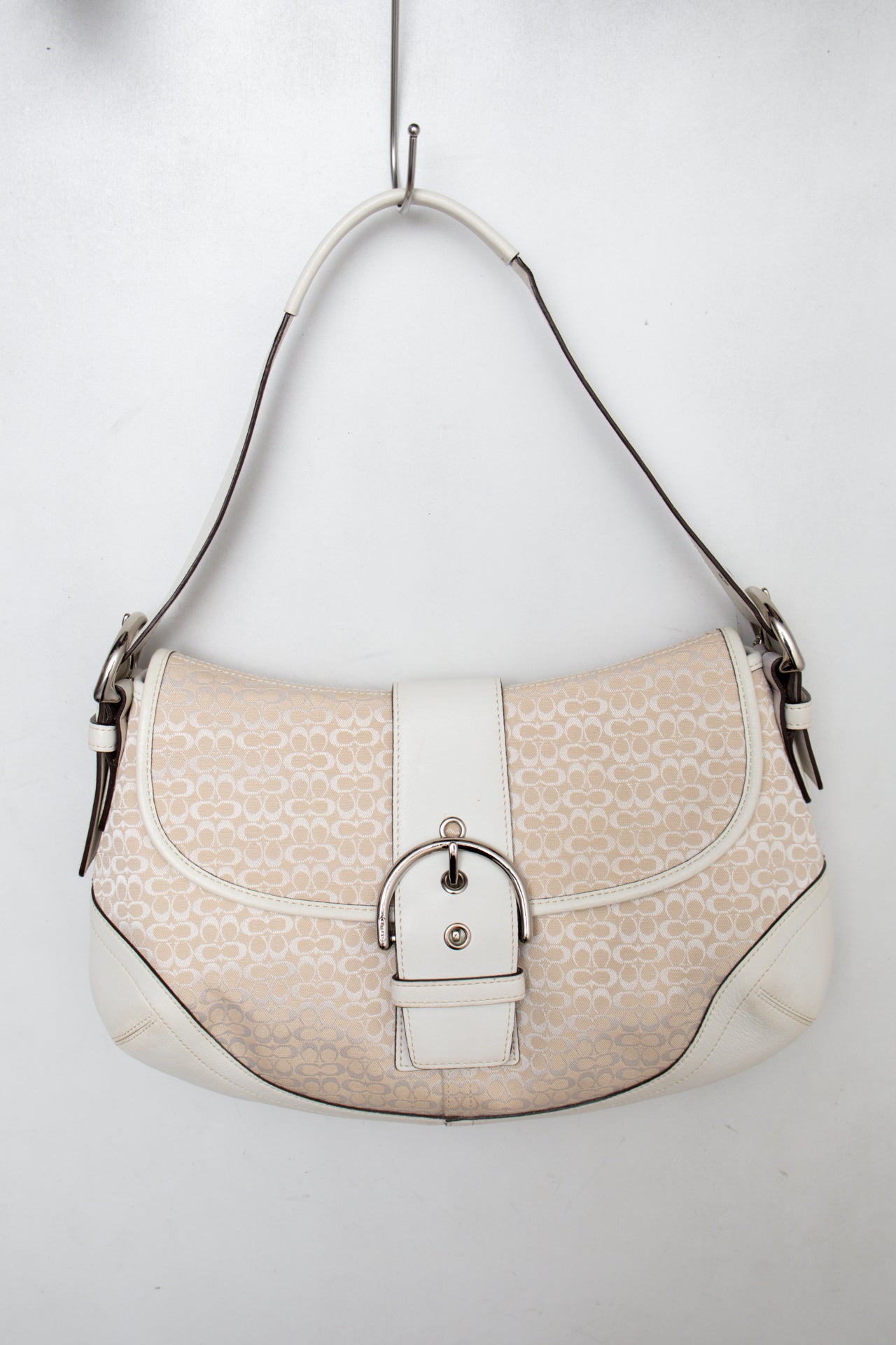 #187 Coach Shoulder Bag Beige | c. 202 | Size