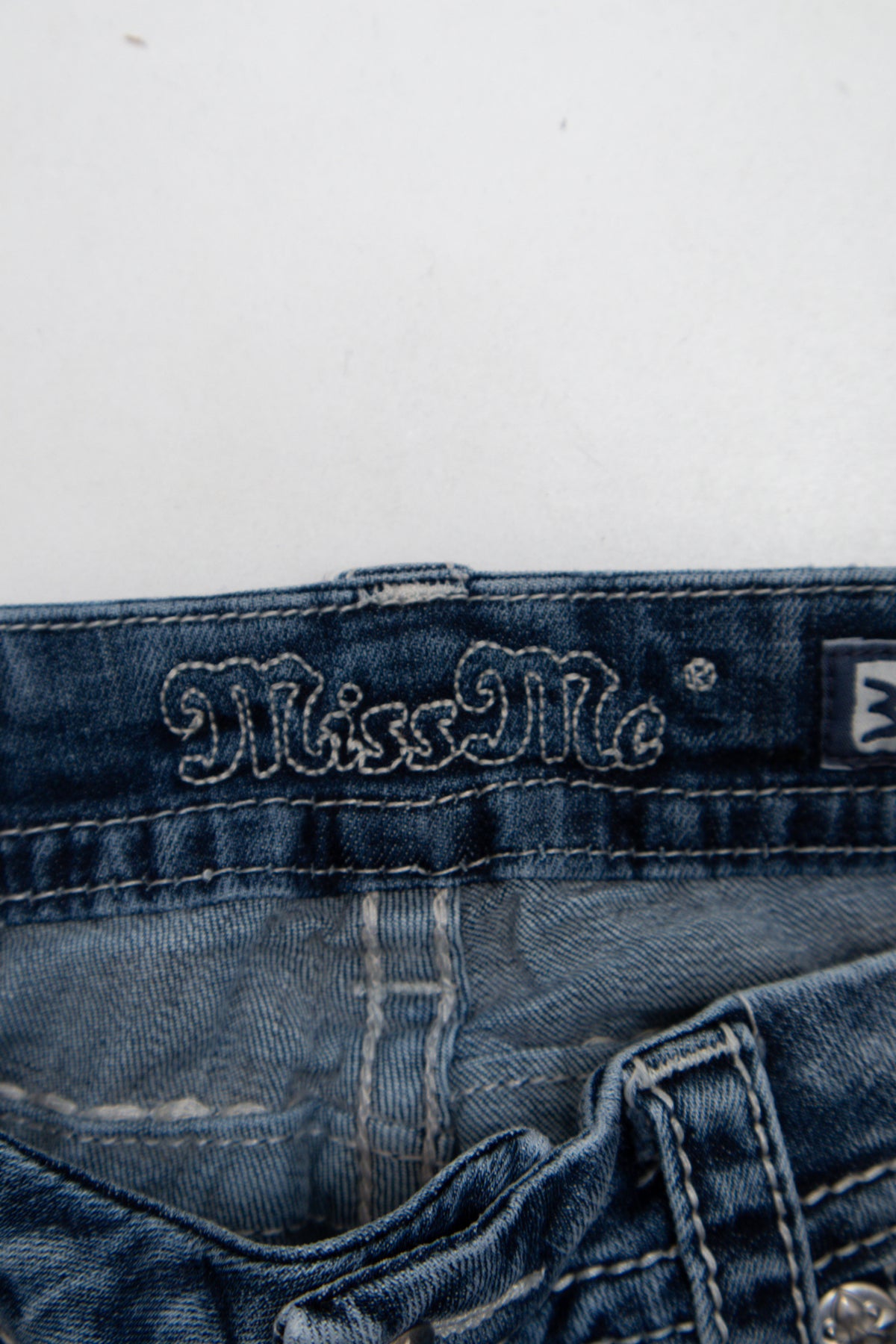 #079 Miss Me Capris Blue | c. 209 | Size 8/10