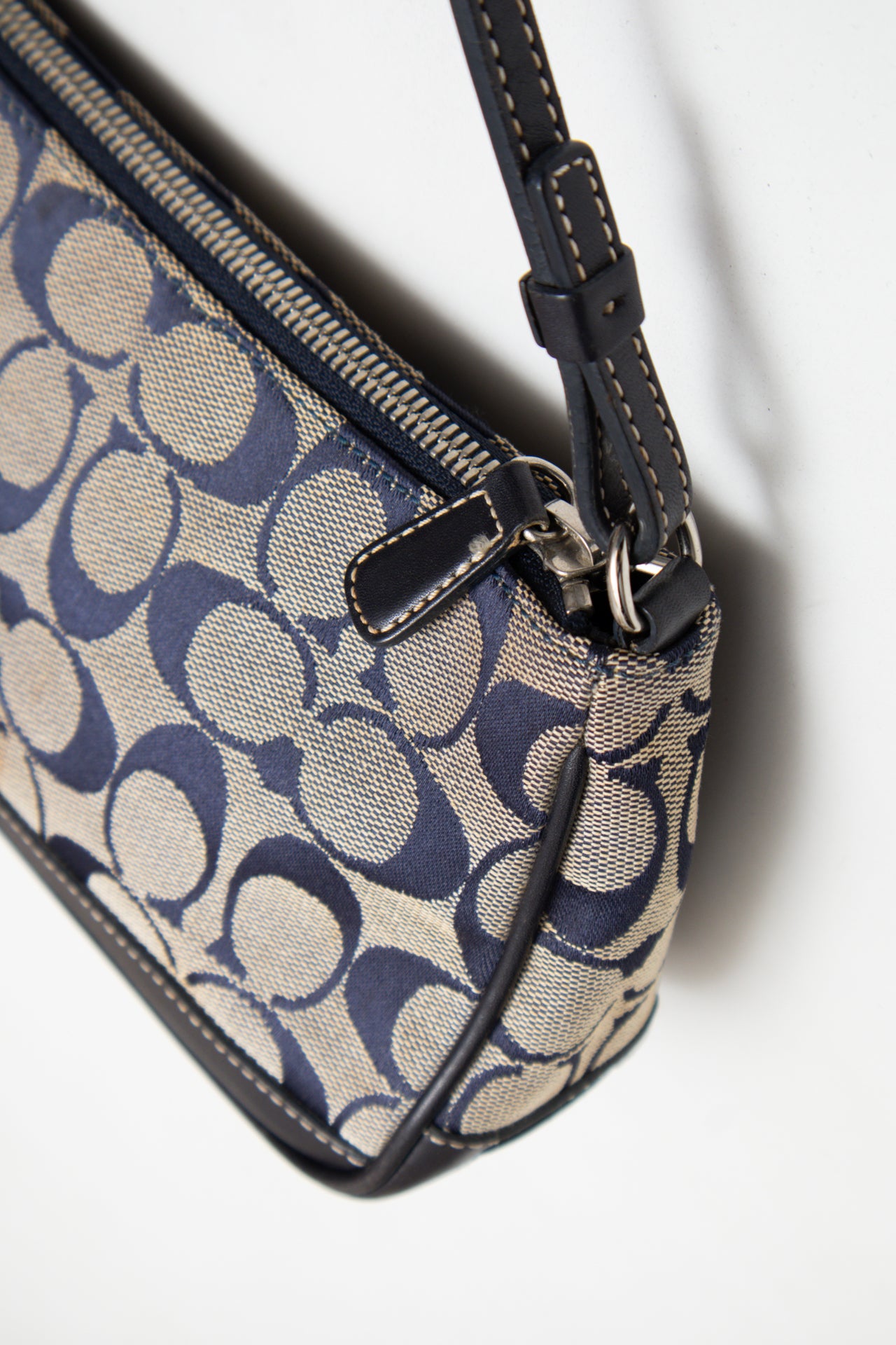 #166 Coach Shoulder Bag Blue | c. 187 | Size