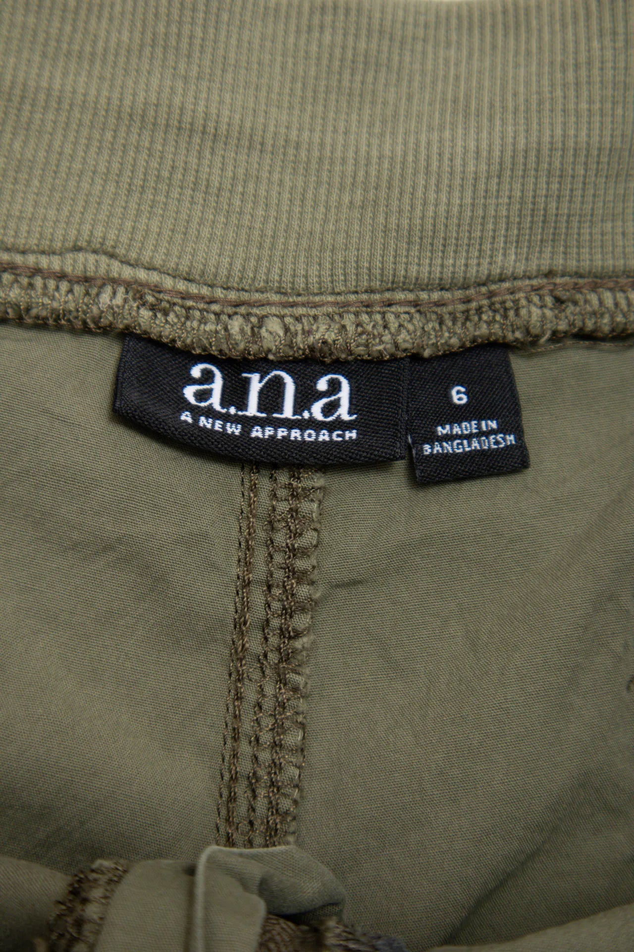 A.n.a Casual Cotton Shorts Green | c. 166 | Size 10