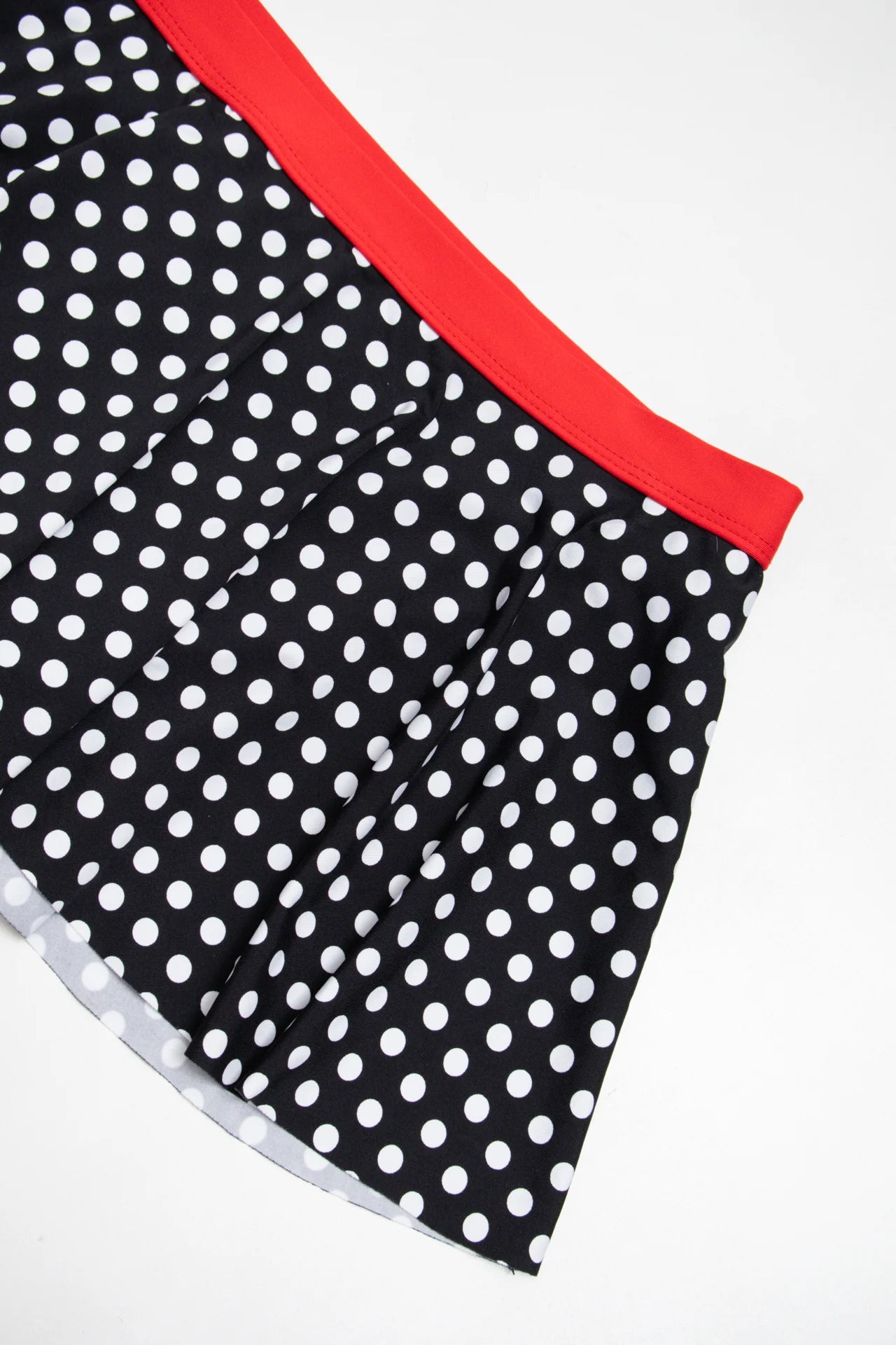 Kenneth Cole Reaction Swim Skirt Black | c. 166 | Size 10