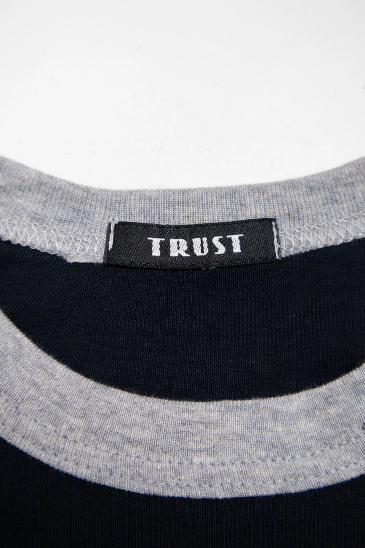 Trust T-shirt Black | c. 166 | Size 10