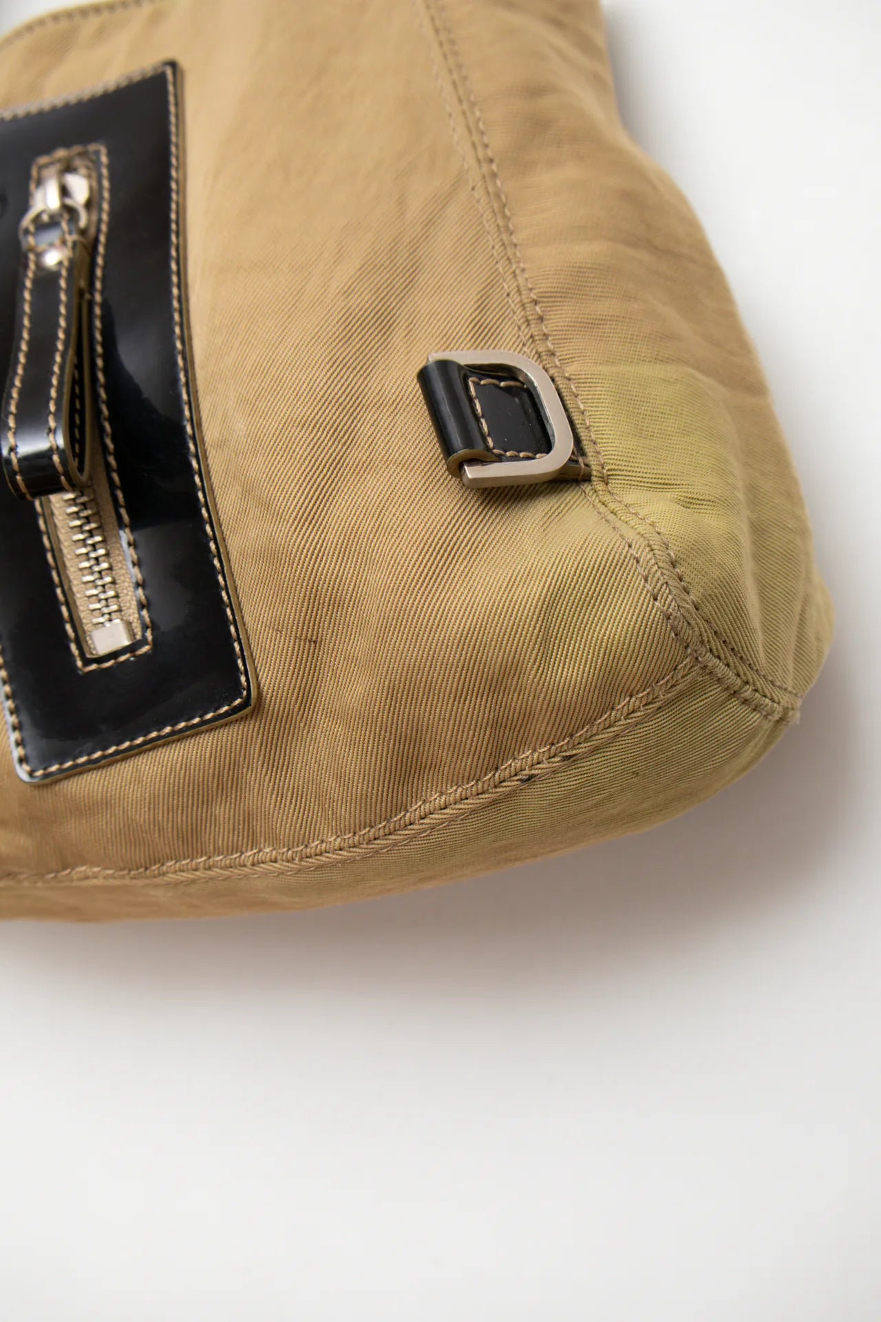 Guess /accessories/bags/purse Beige | c. 166 | Size