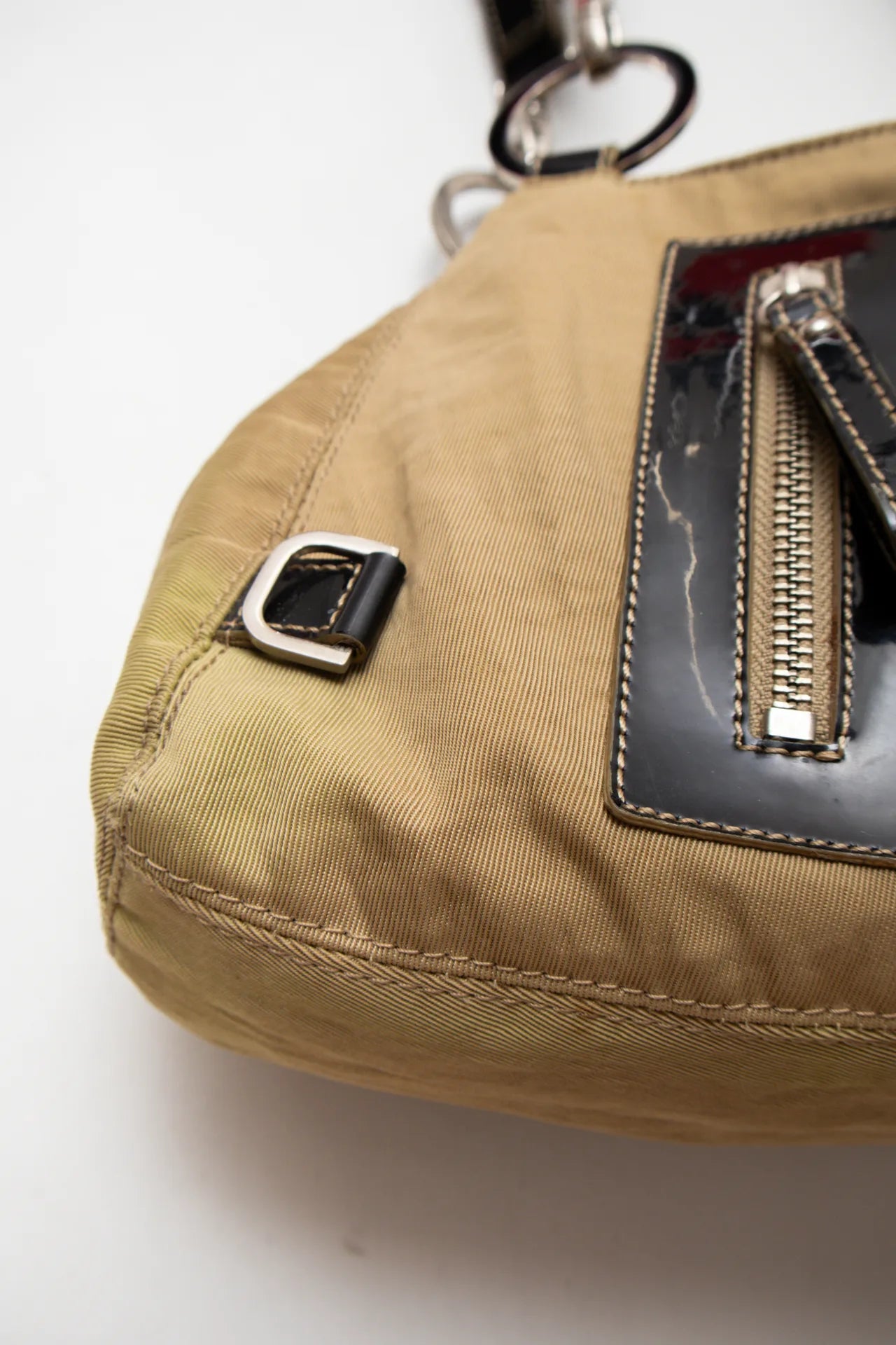 Guess /accessories/bags/purse Beige | c. 166 | Size