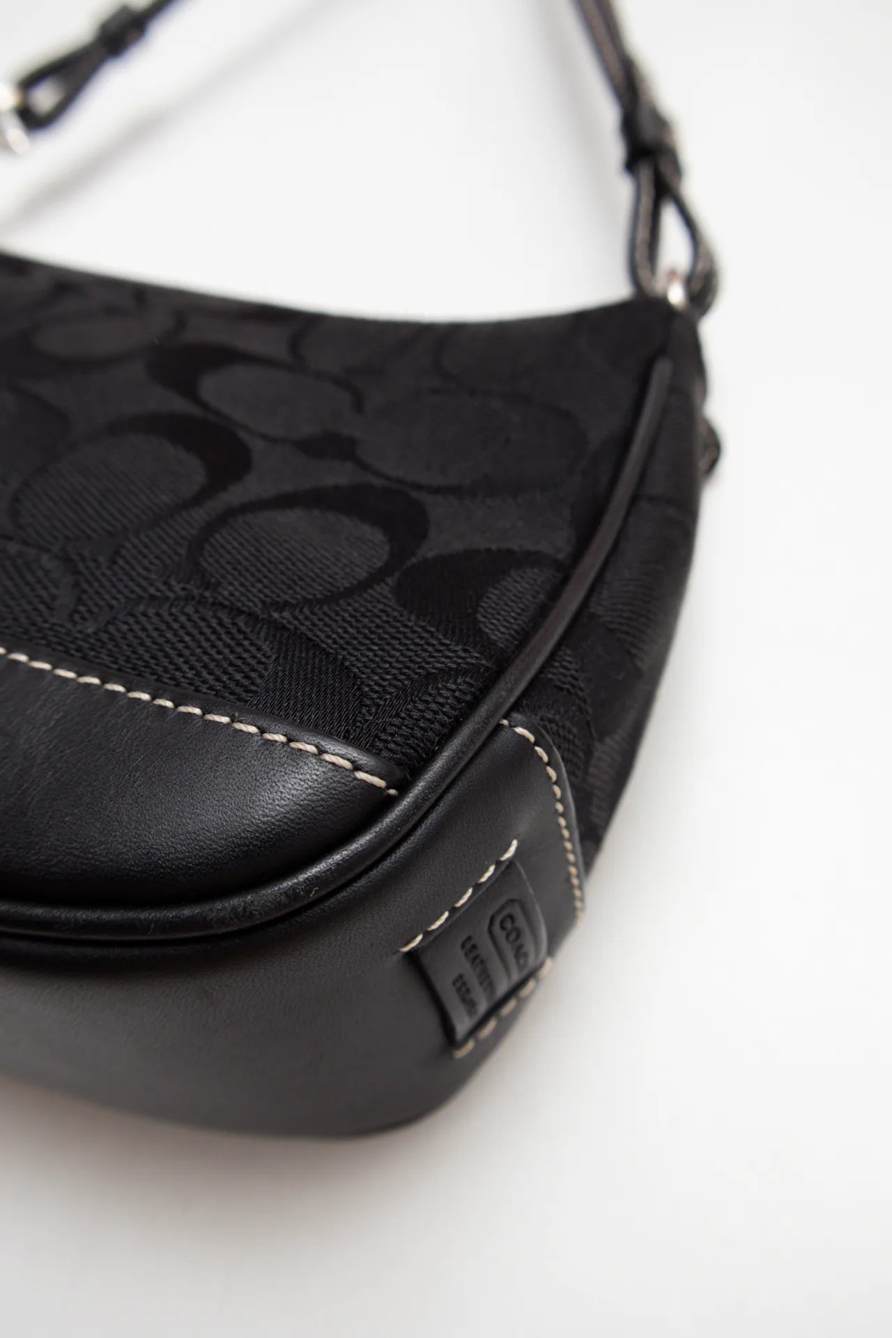 Coach /accessories/bags/purse Black | c. 166 | Size