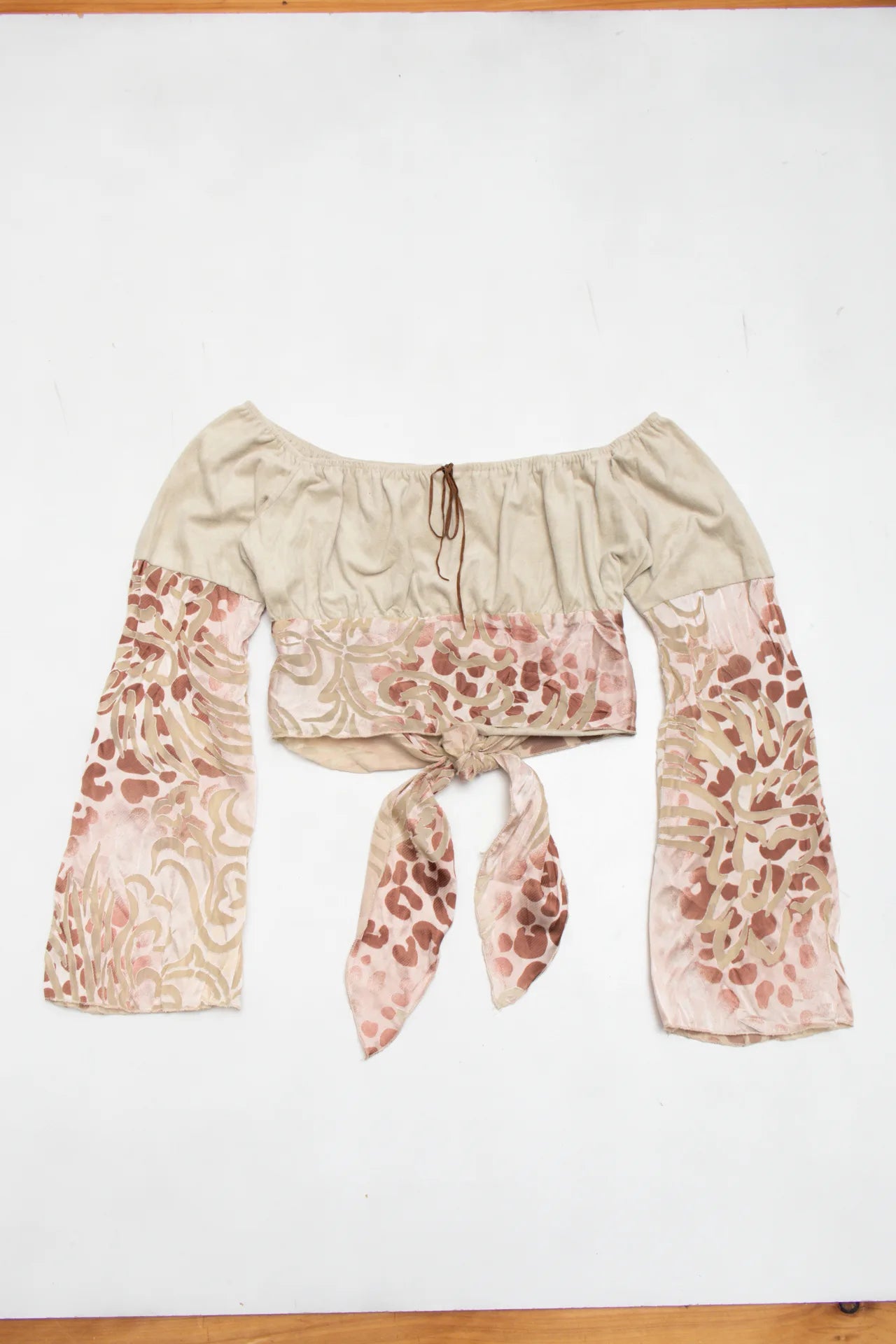 2139 Crop Top Beige | c. 167 | Size 10