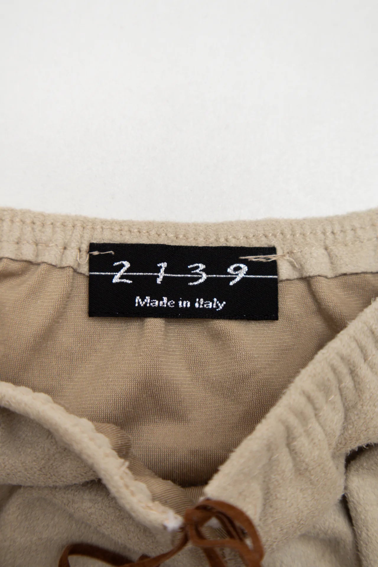 2139 Crop Top Beige | c. 167 | Size 10