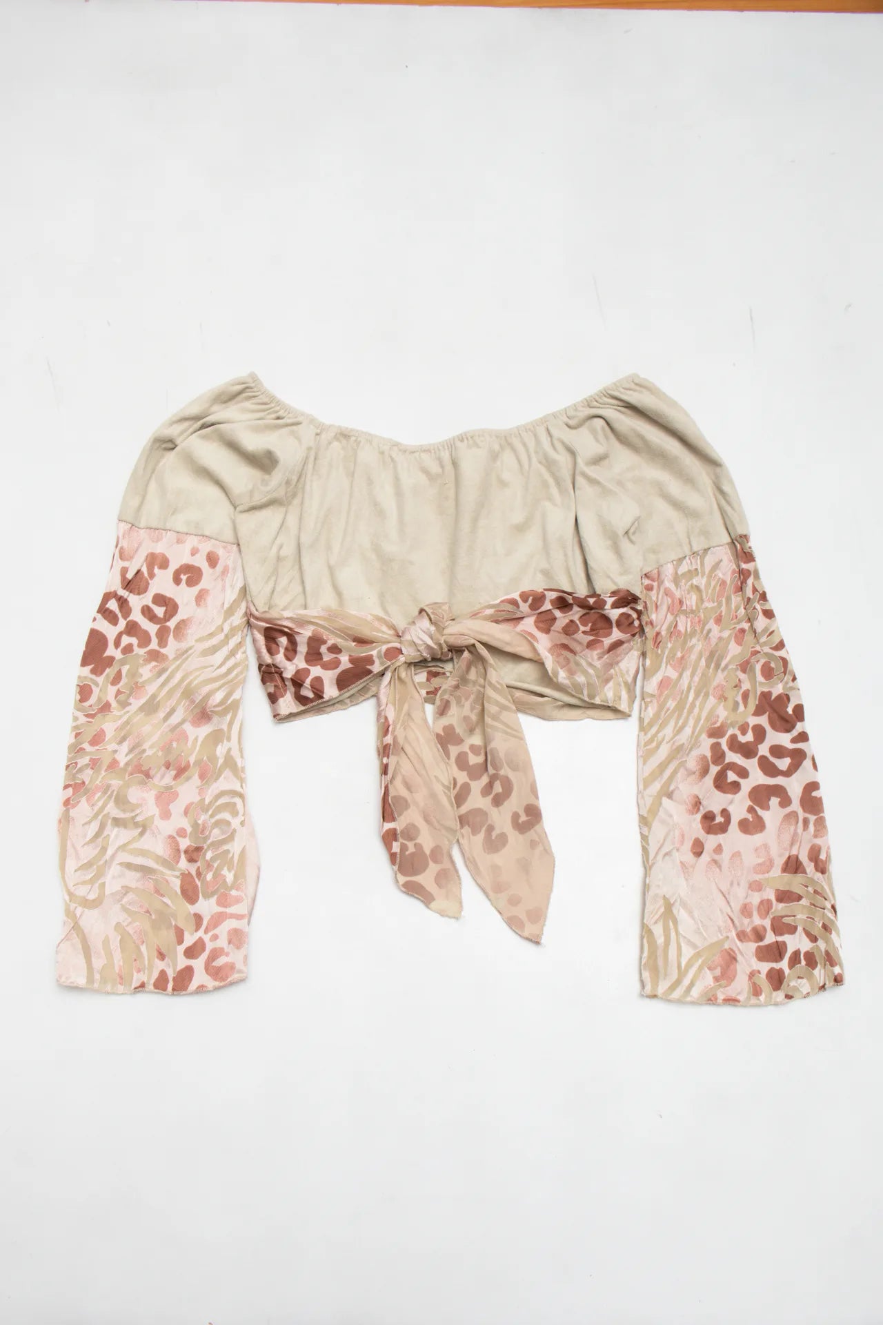 2139 Crop Top Beige | c. 167 | Size 10