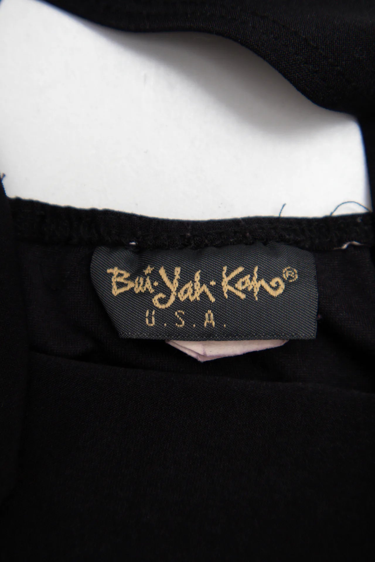Bu Yah Kah Tank Top Black | c. 167 | Size 8