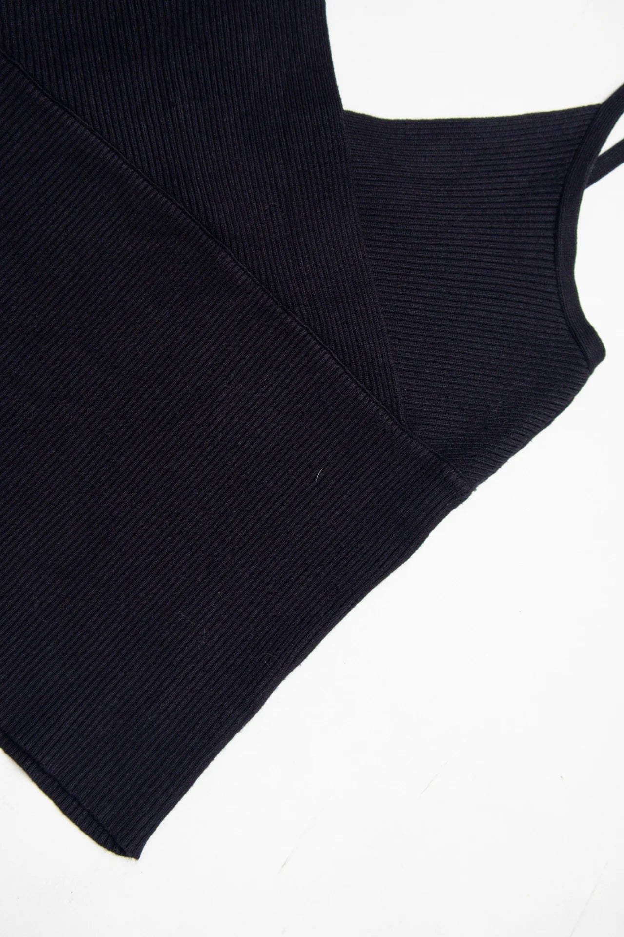 Etam Spaghetti Strap Ribbed Knit Camisole Black | c. 167 | Size 10