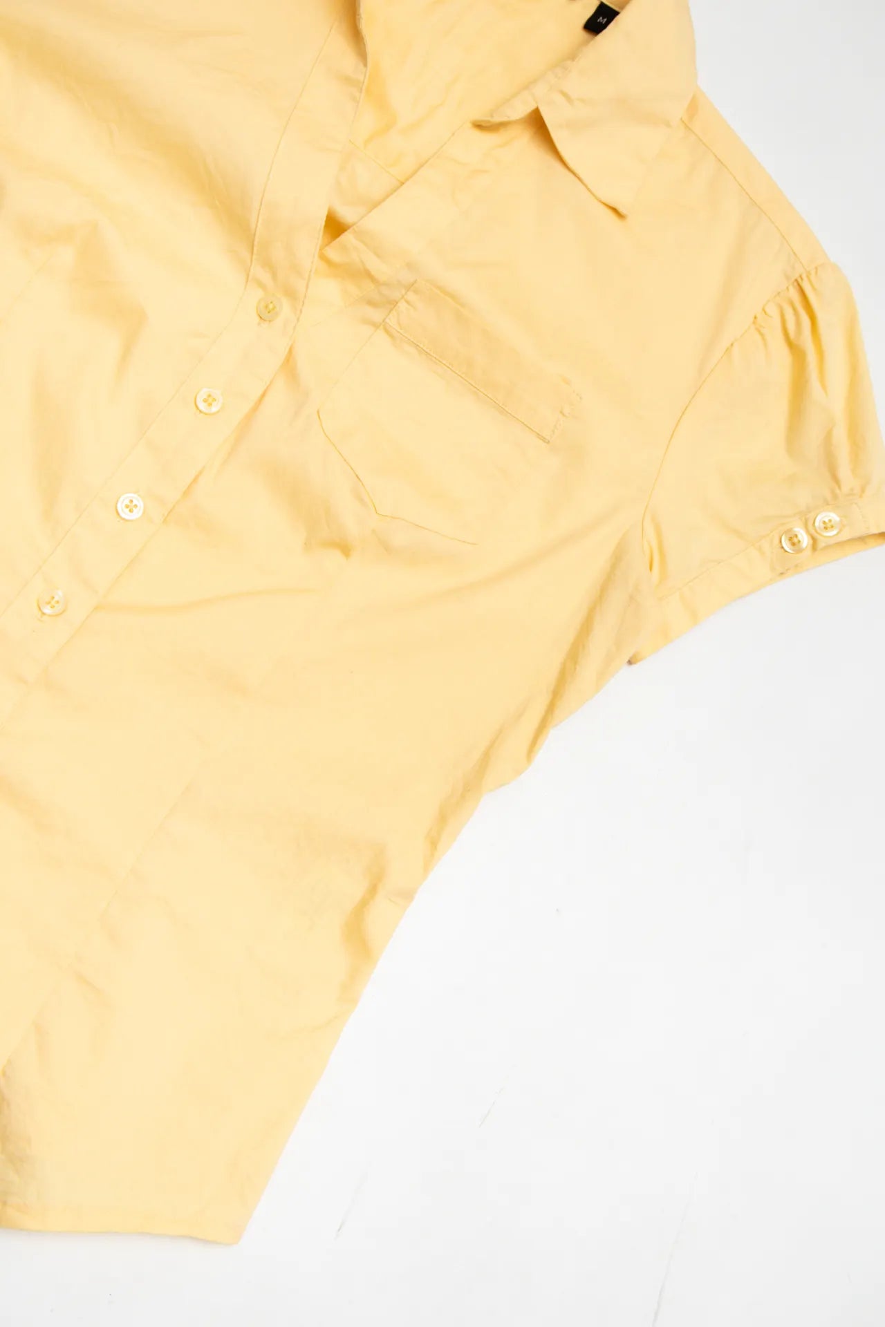 Butter Yellow Short Sleeve Button-up Shirt | c. 167 | Size 10