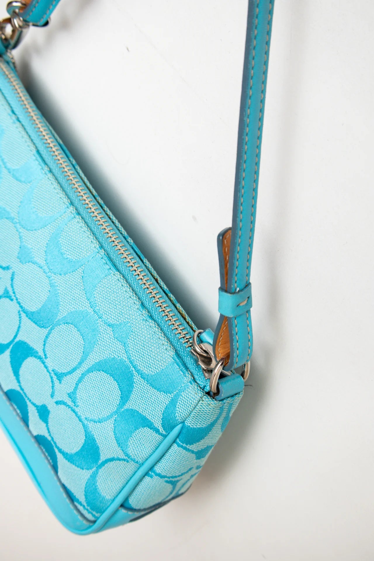 Coach Shoulder Bag Blue | c. 168 | Size NA