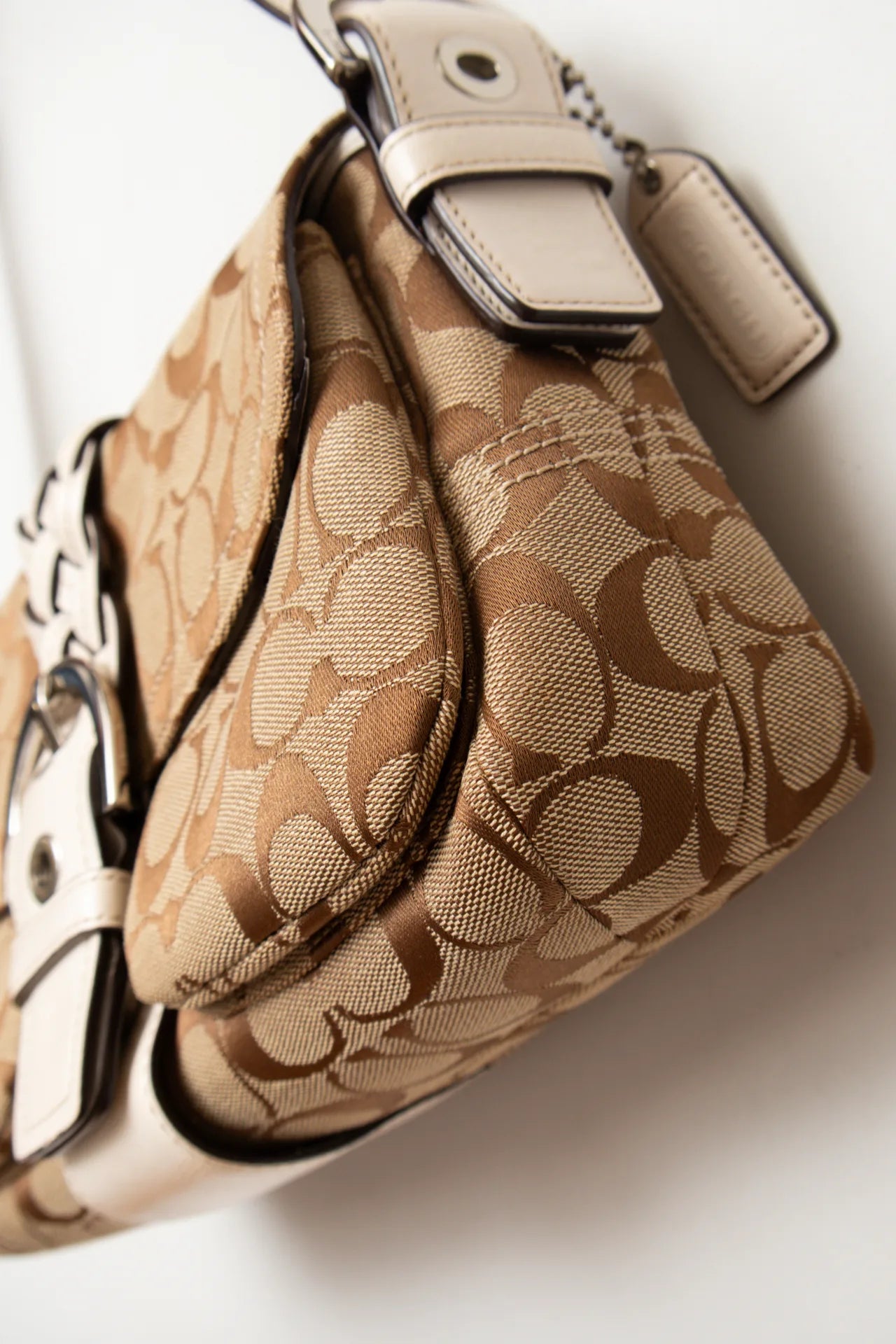 Coach Shoulder Bag Beige | c. 168 | Size NA