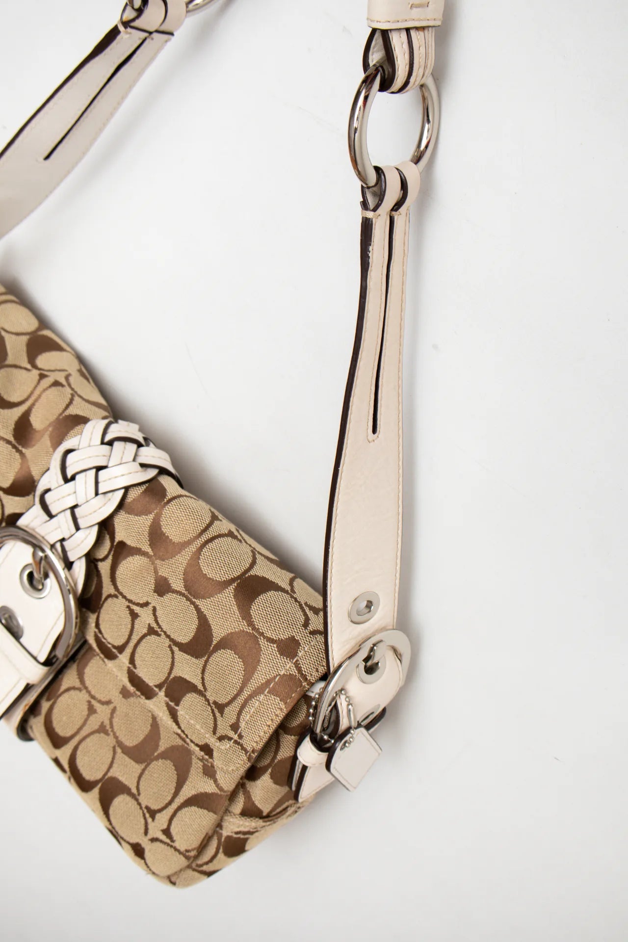 #150 Coach .handbag Beige | c. 169 | Size