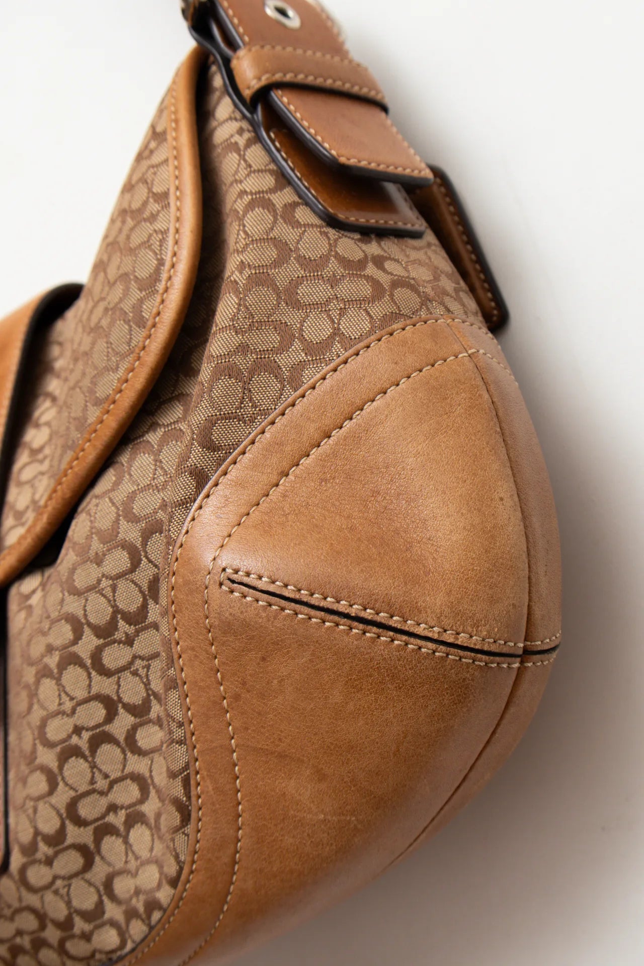 #151 Coach .handbag Brown | c. 169 | Size