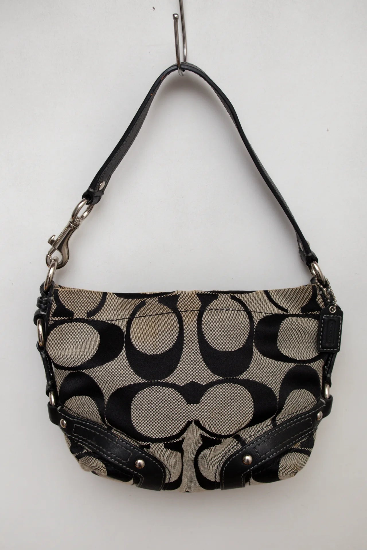 #138 Coach Shoulder Bag Beige | c. 169 | Size