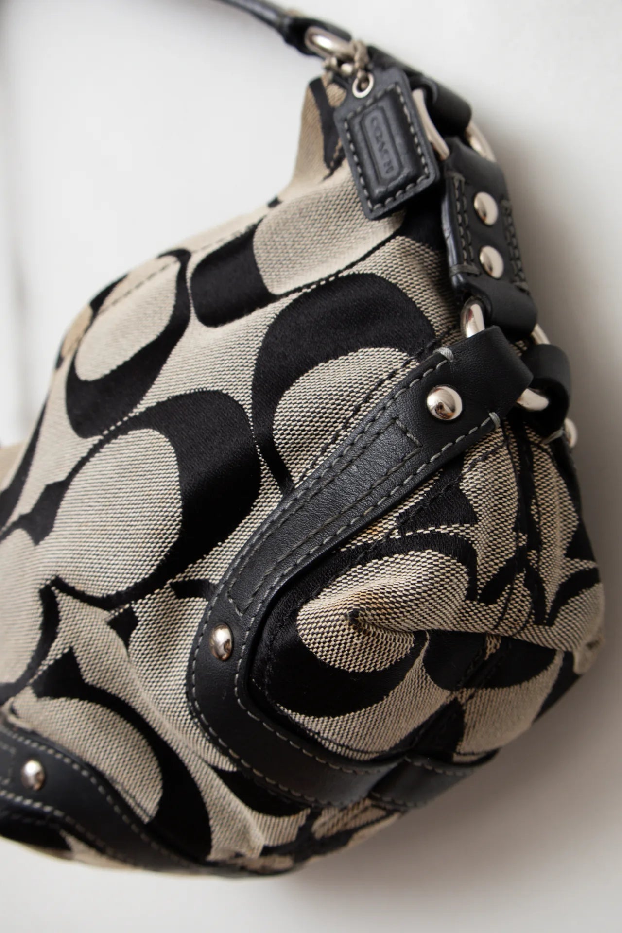 #138 Coach Shoulder Bag Beige | c. 169 | Size