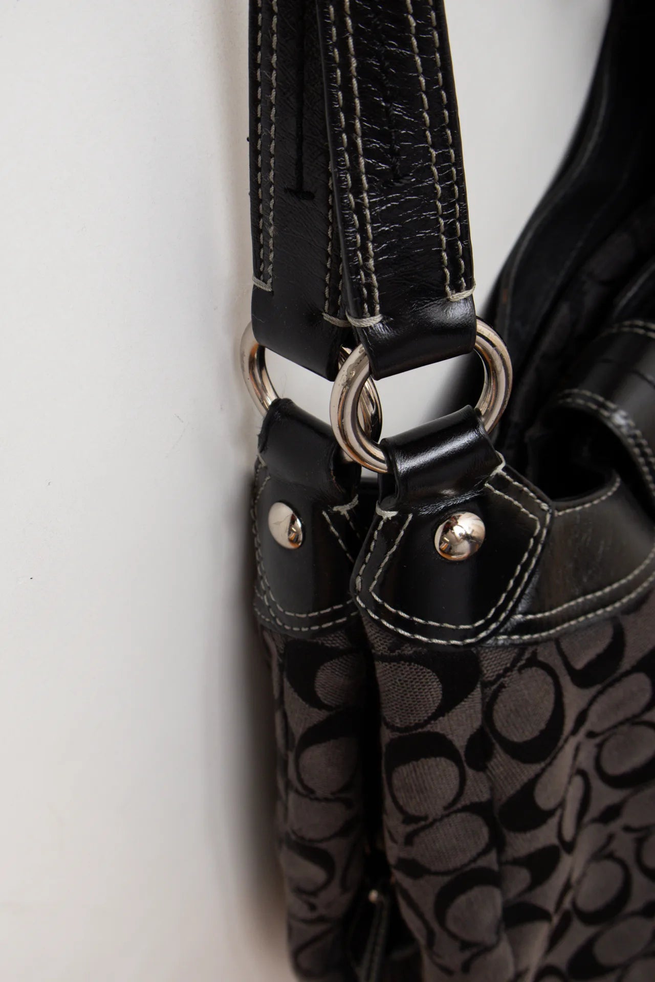 #139 Coach Hobo Bag Black | c. 169 | Size