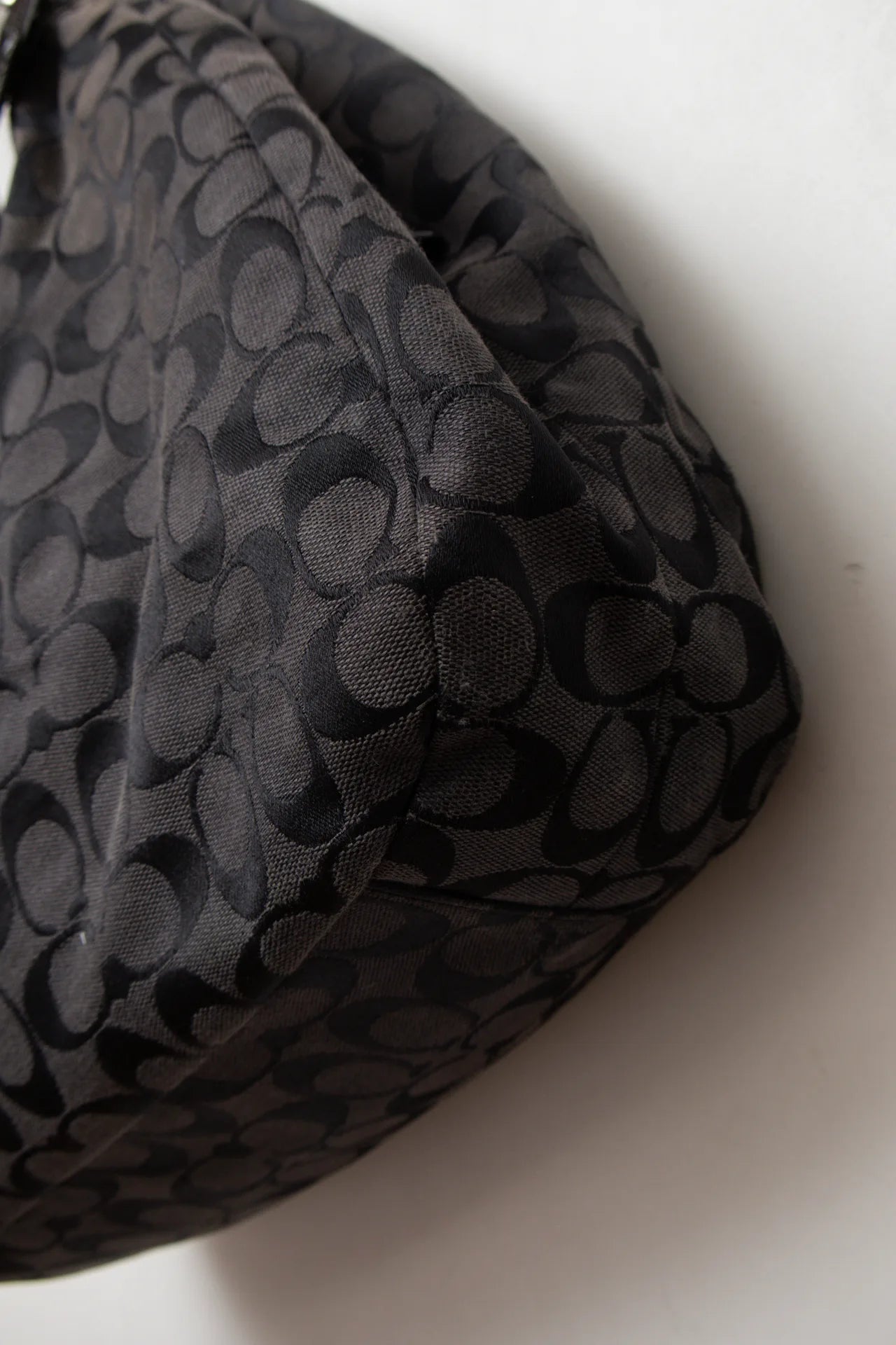 #139 Coach Hobo Bag Black | c. 169 | Size