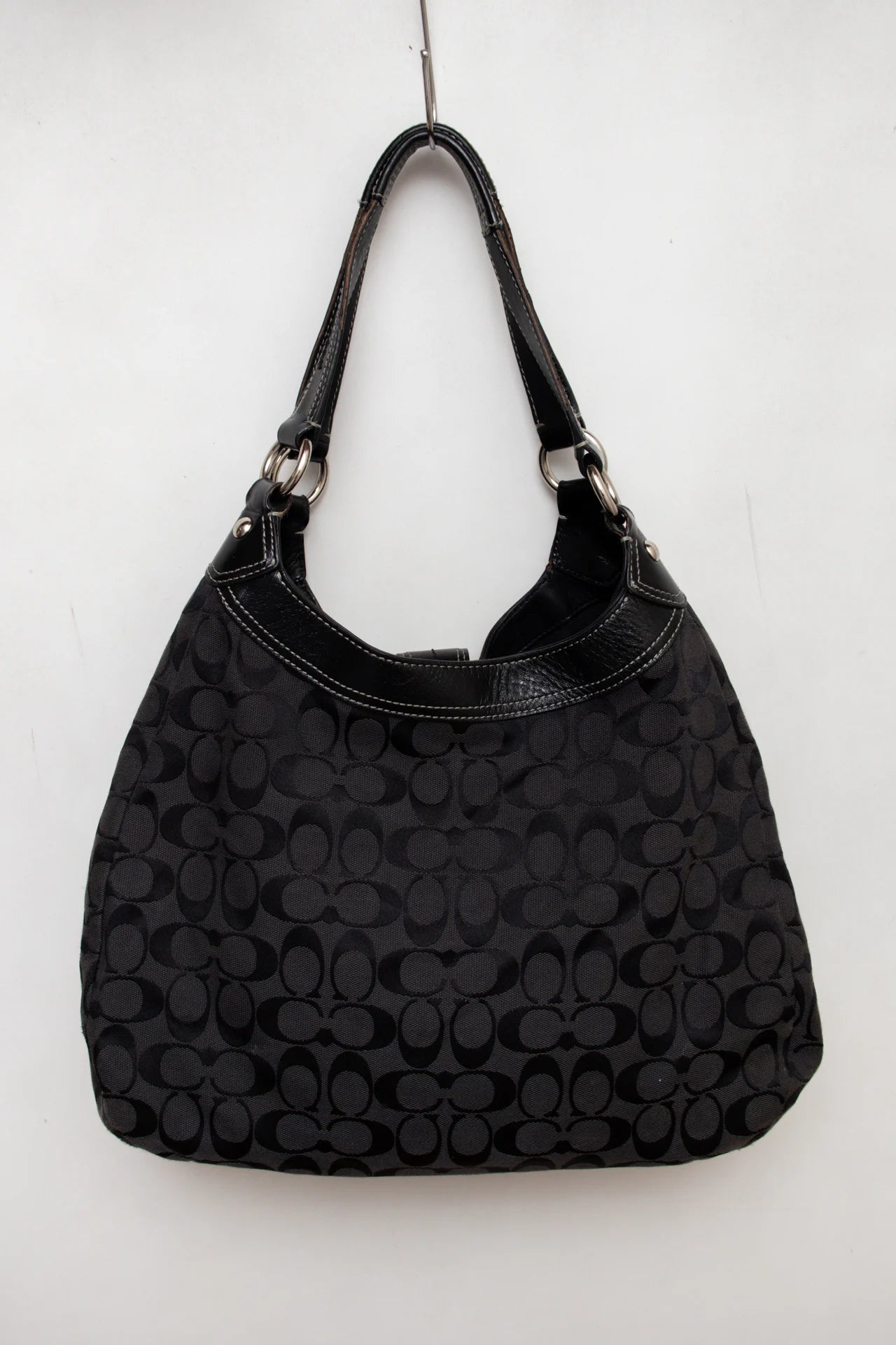 #139 Coach Hobo Bag Black | c. 169 | Size