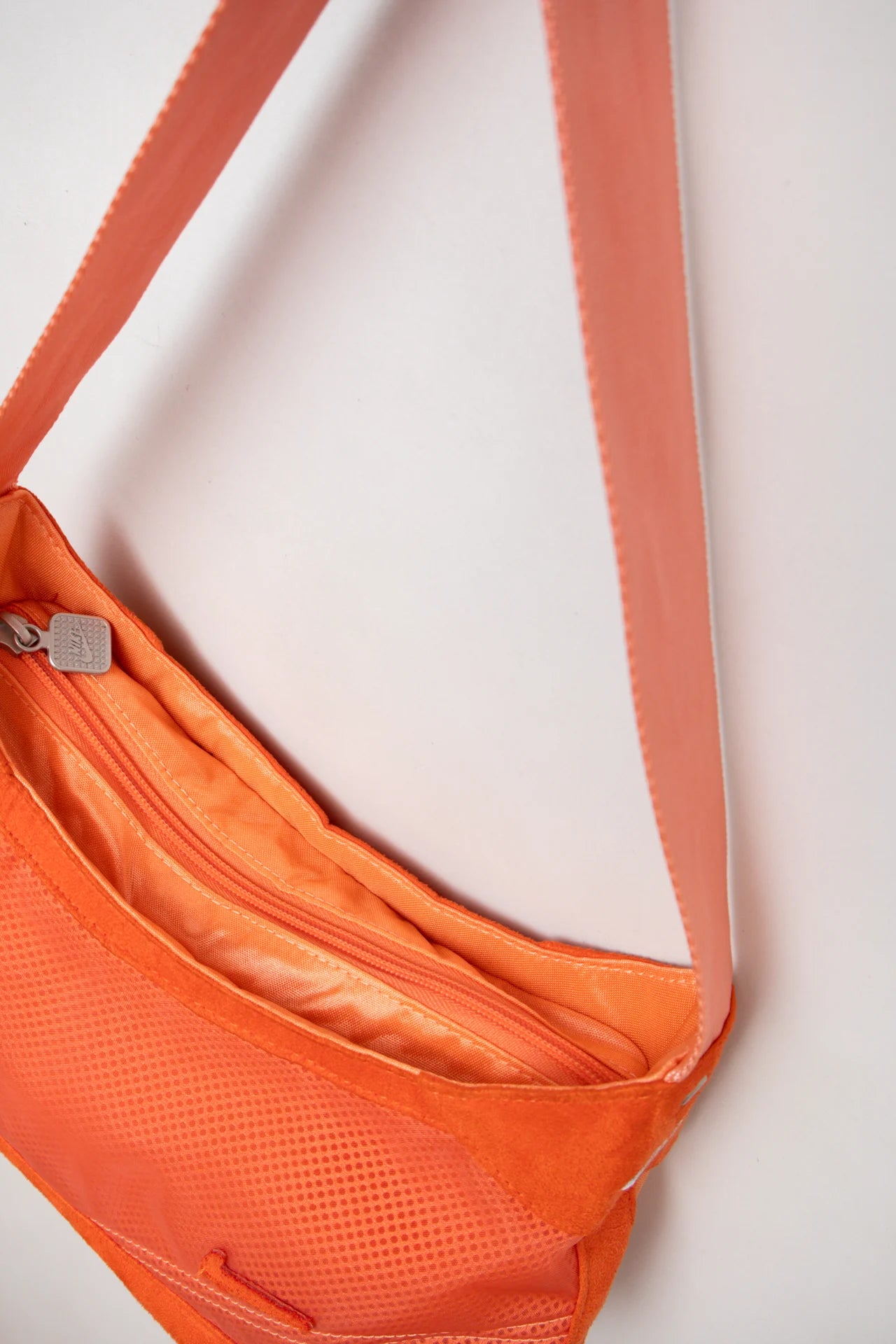 #144 Nike Shoulder Bag Orange | c. 169 | Size