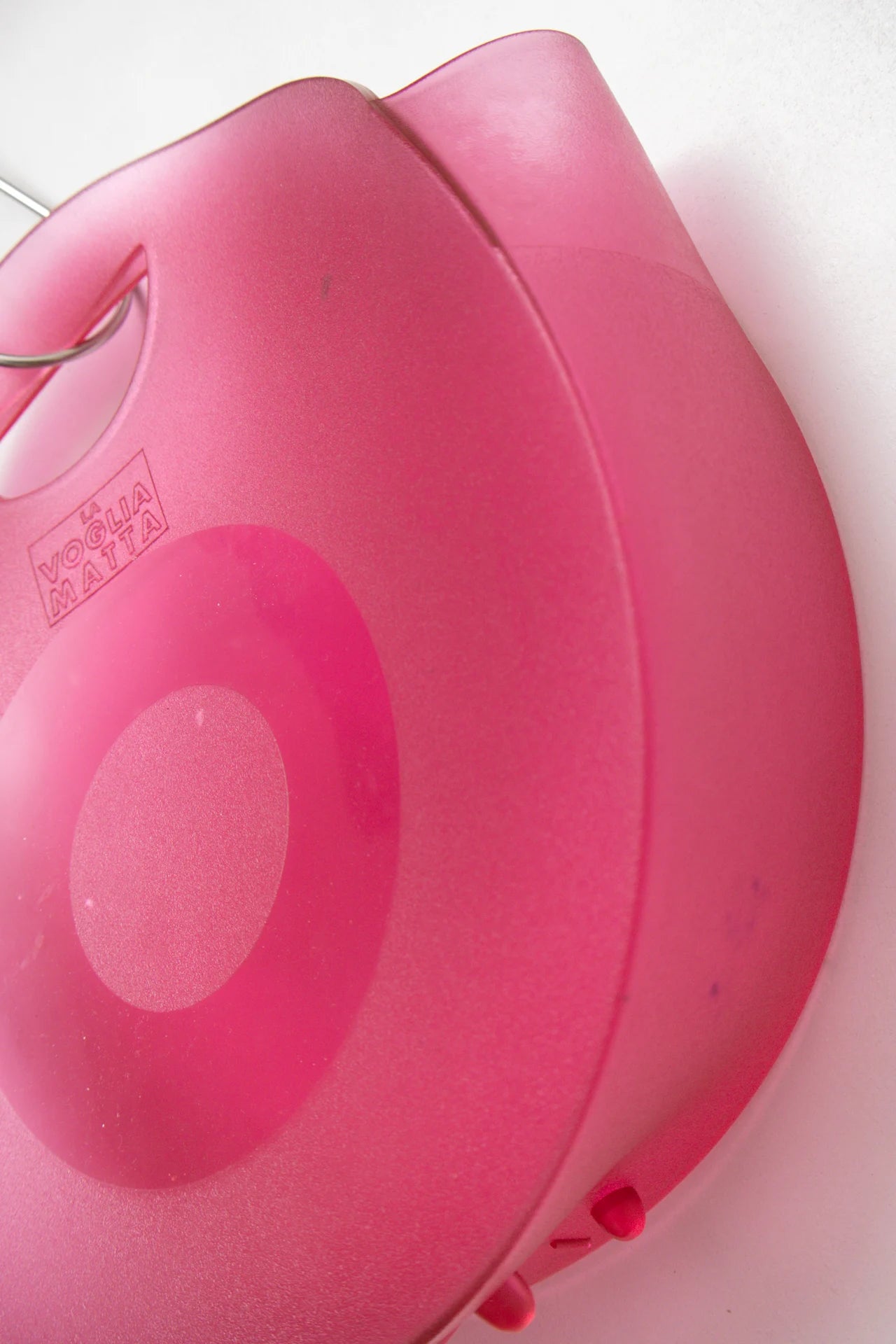 #147 Voila Mataa Hard-shell Handbag Pink | c. 169 | Size