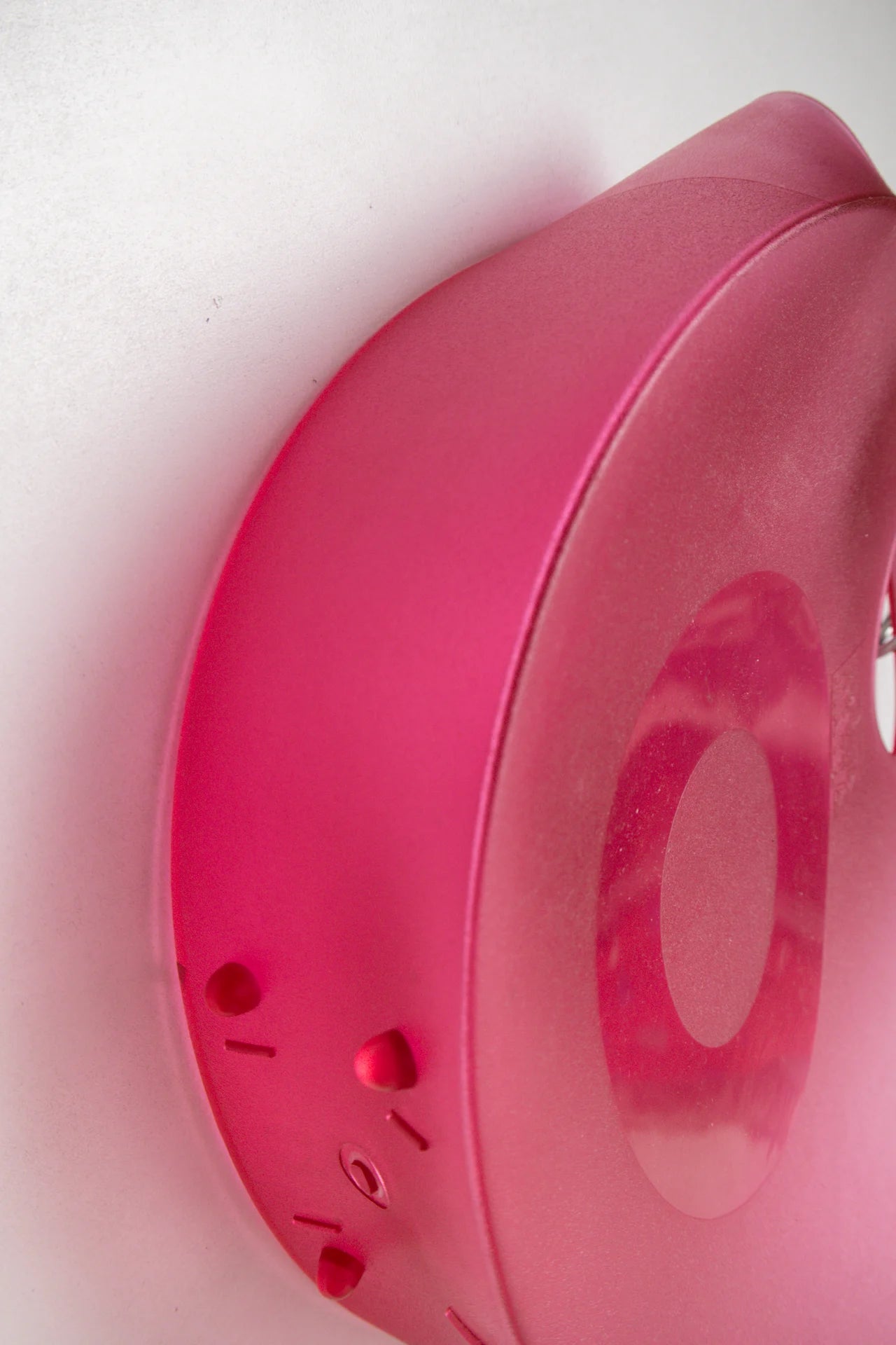 #147 Voila Mataa Hard-shell Handbag Pink | c. 169 | Size