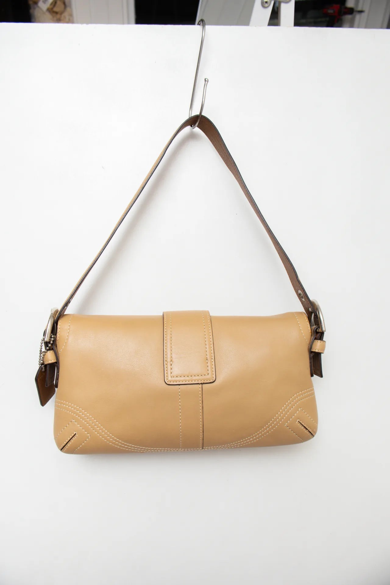 #174 Coach Shoulder Bag Beige | c. 169