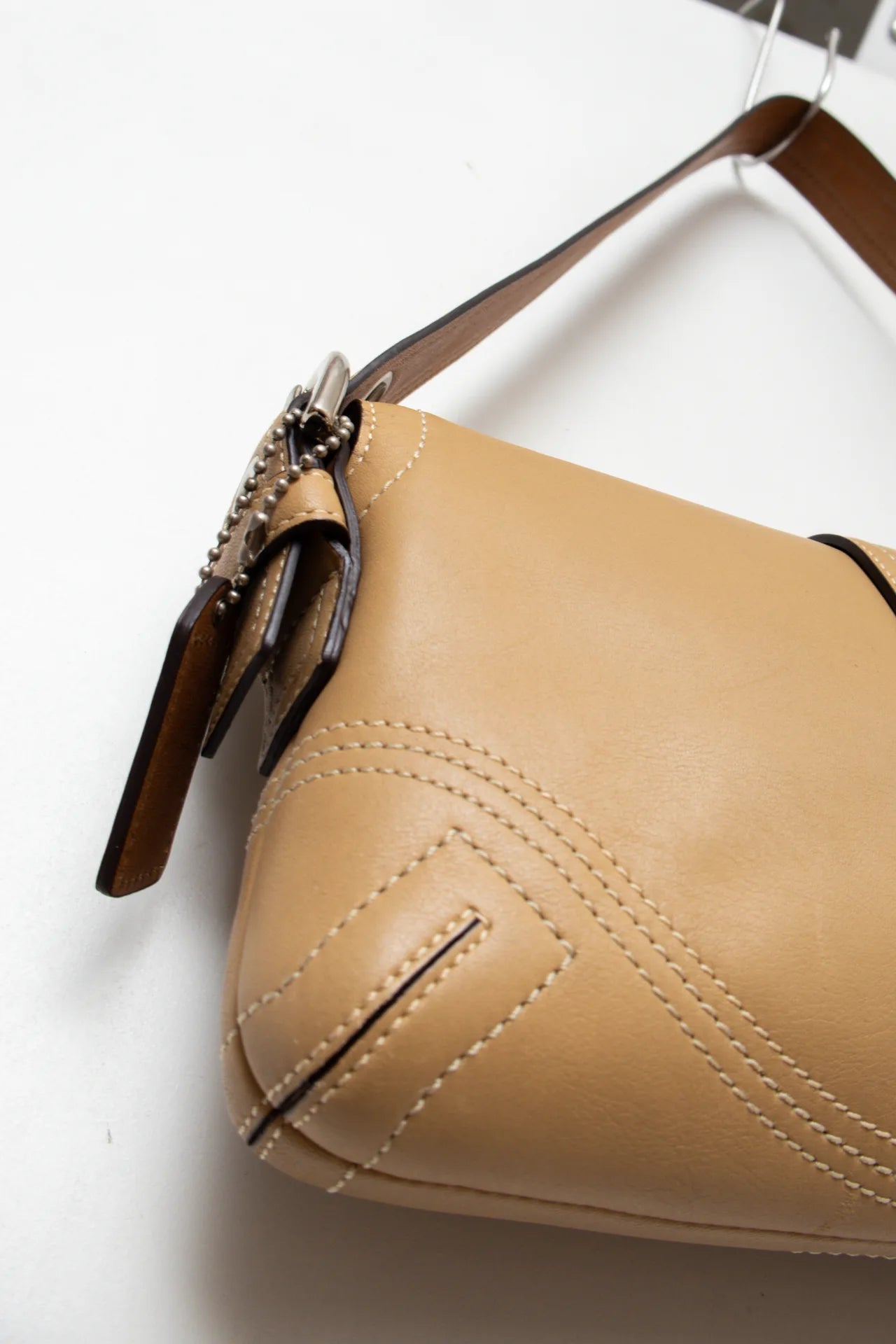 #174 Coach Shoulder Bag Beige | c. 169