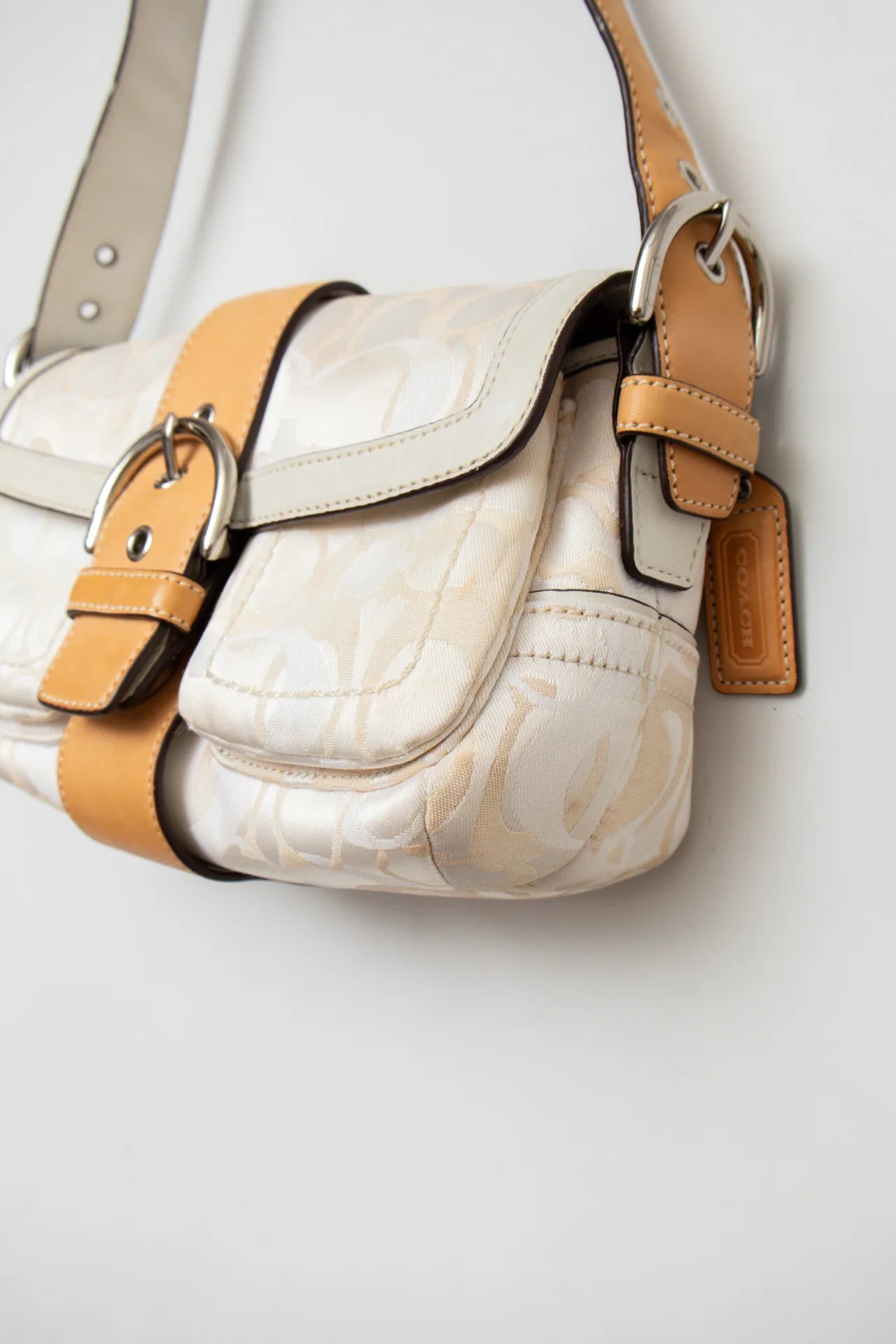 #175 Coach Shoulder Bag Beige | c. 169