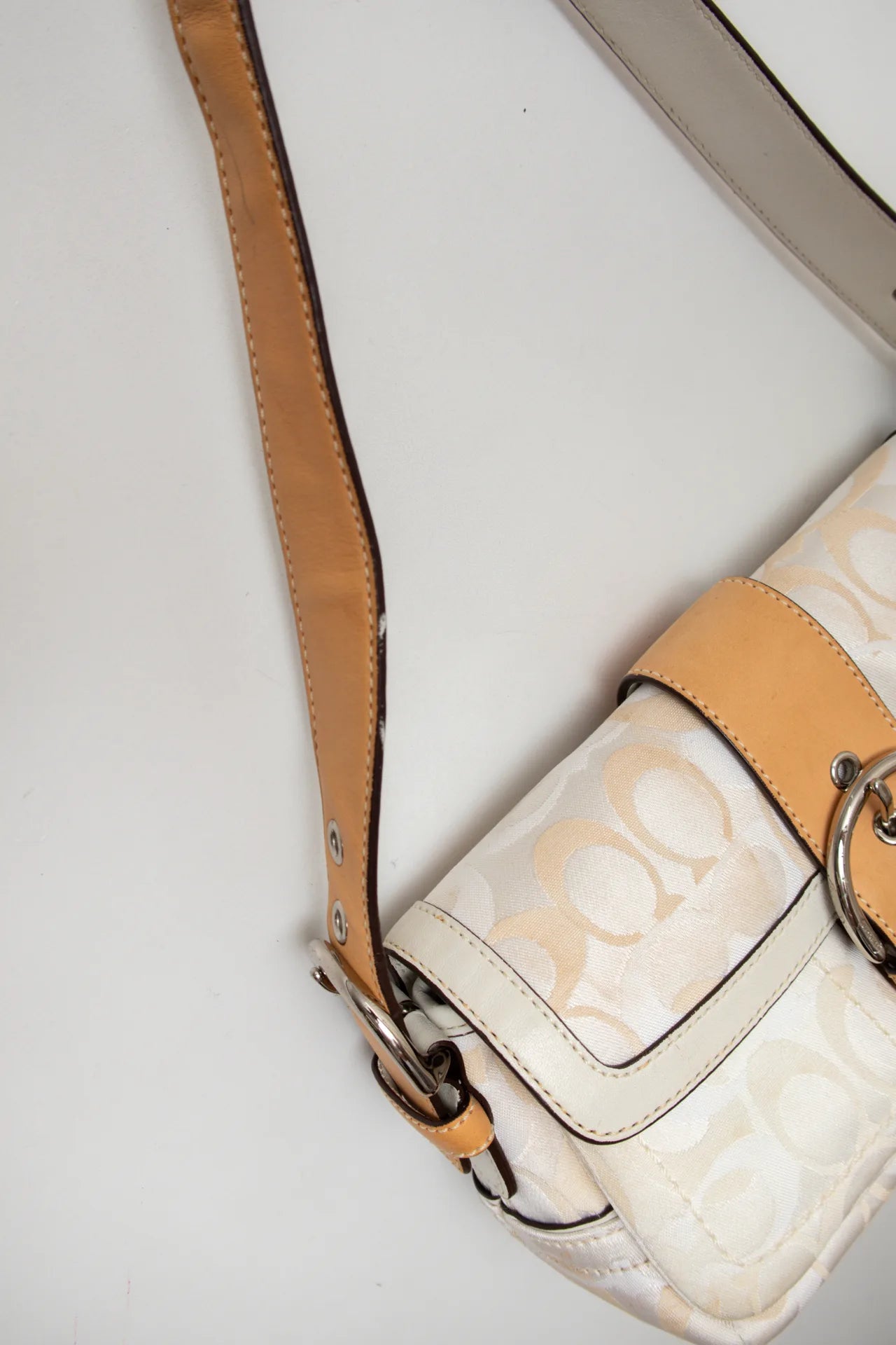 #175 Coach Shoulder Bag Beige | c. 169